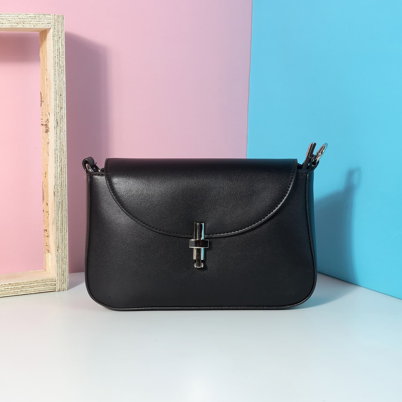 Women's Black Casual PU Handbag