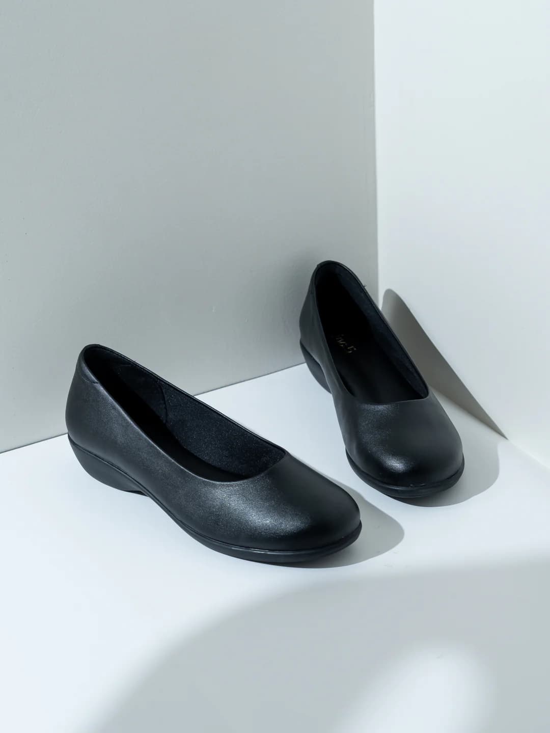 Women's Black Casual Synthetic Wedge Heel Pump Flats