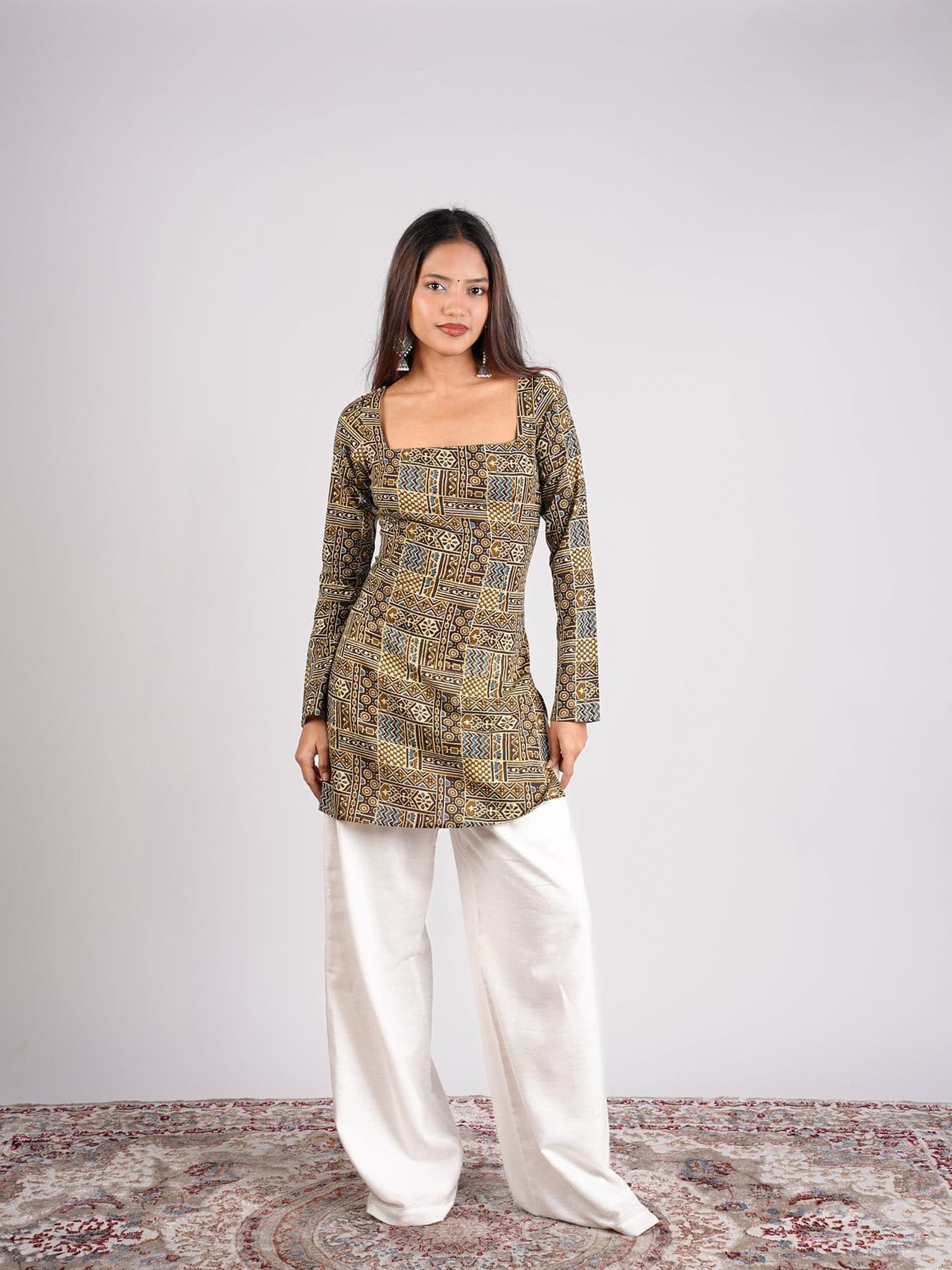 Women's Brown Casual Slim Fit Full Sleeves Kurti