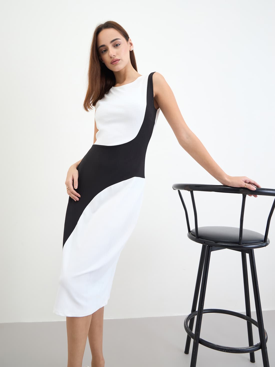 Women's White Casual Colorblocked Sheath Midi Dress