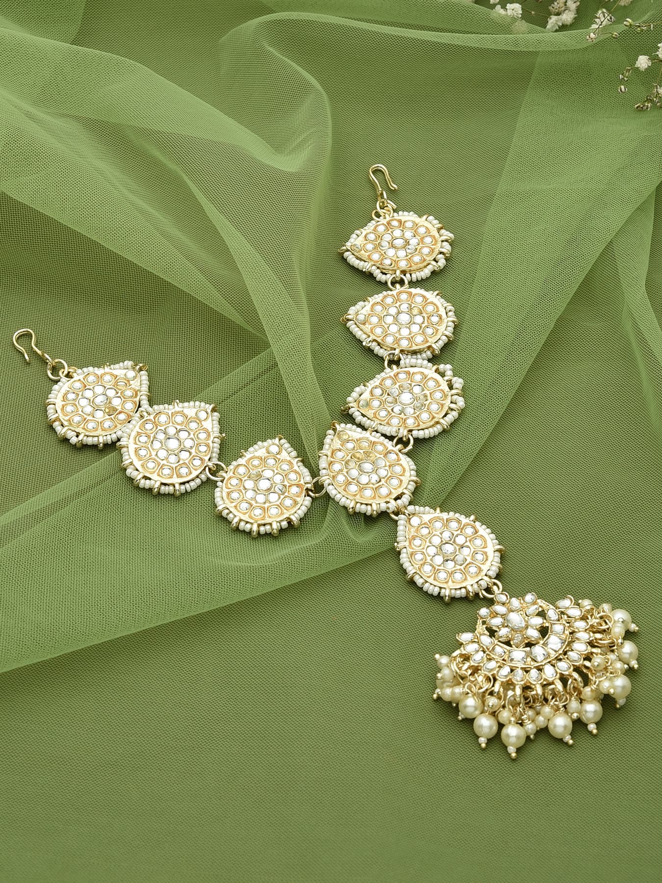 Women's Gold Tone Bridal Kundan and Pearls Mathapatti Style Maangtikka