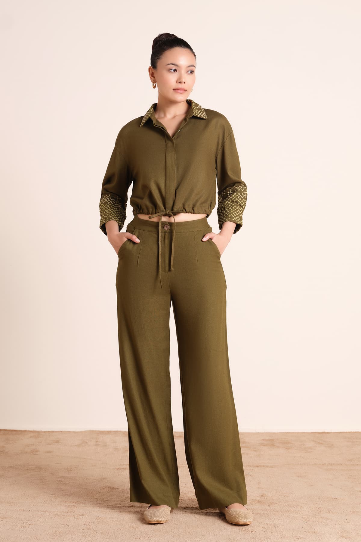 Women's Green Casual Solid Full Sleeves Co-ords Set