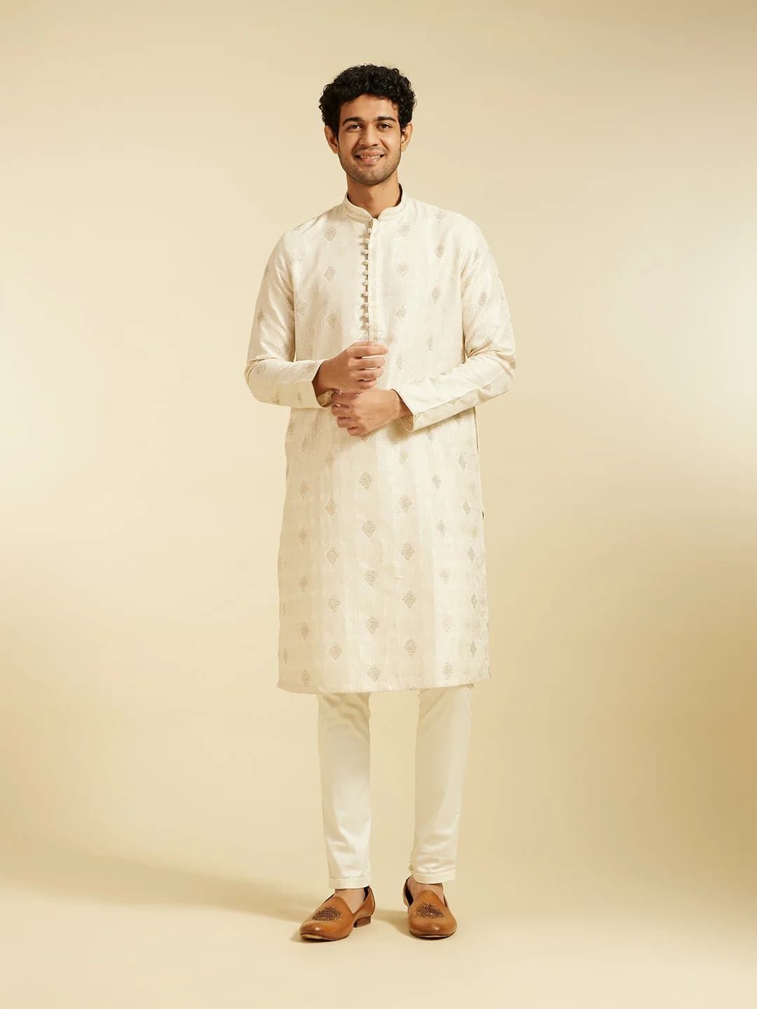 Men's Cream White Diamond Patterned Kurta with Potli Buttons
