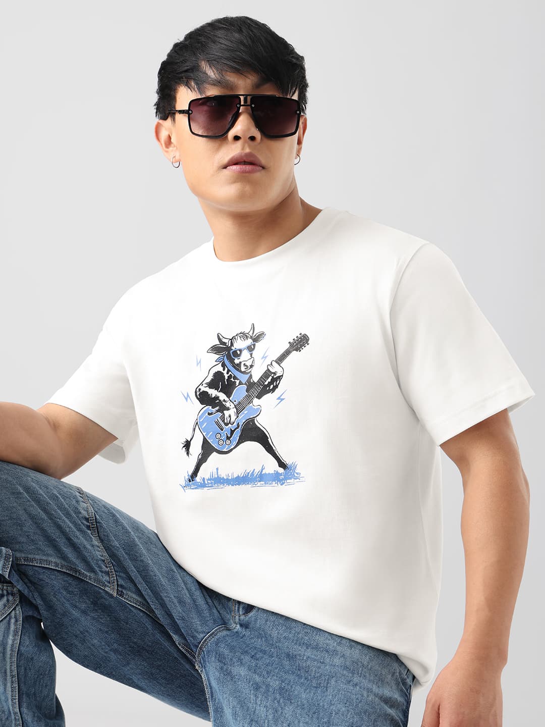 Men's White Casual Graphic Regular Fit Half Sleeves Tshirt