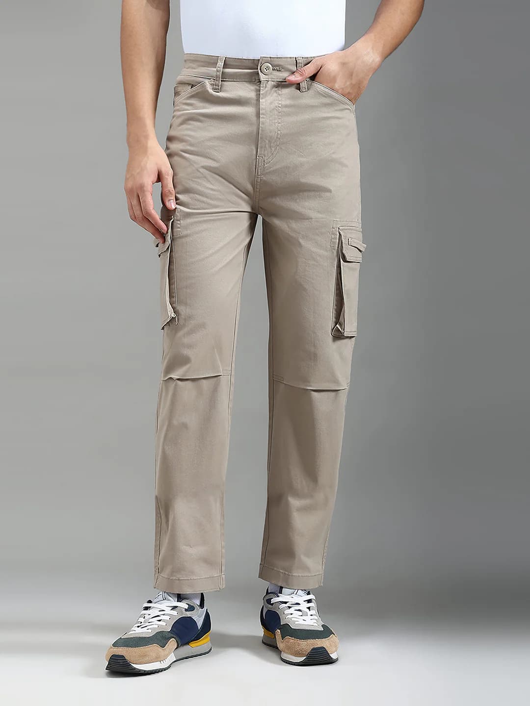 Men's Beige Casual Straight Fit Mid Rise Cargos