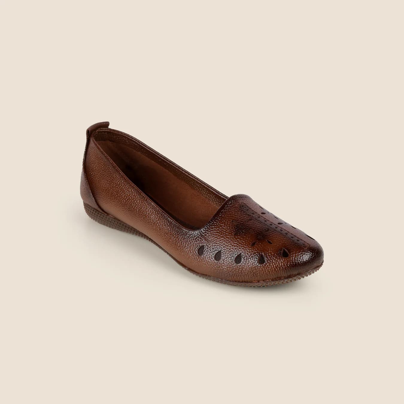 Women's Tan Casual Round Toe Leather Flats