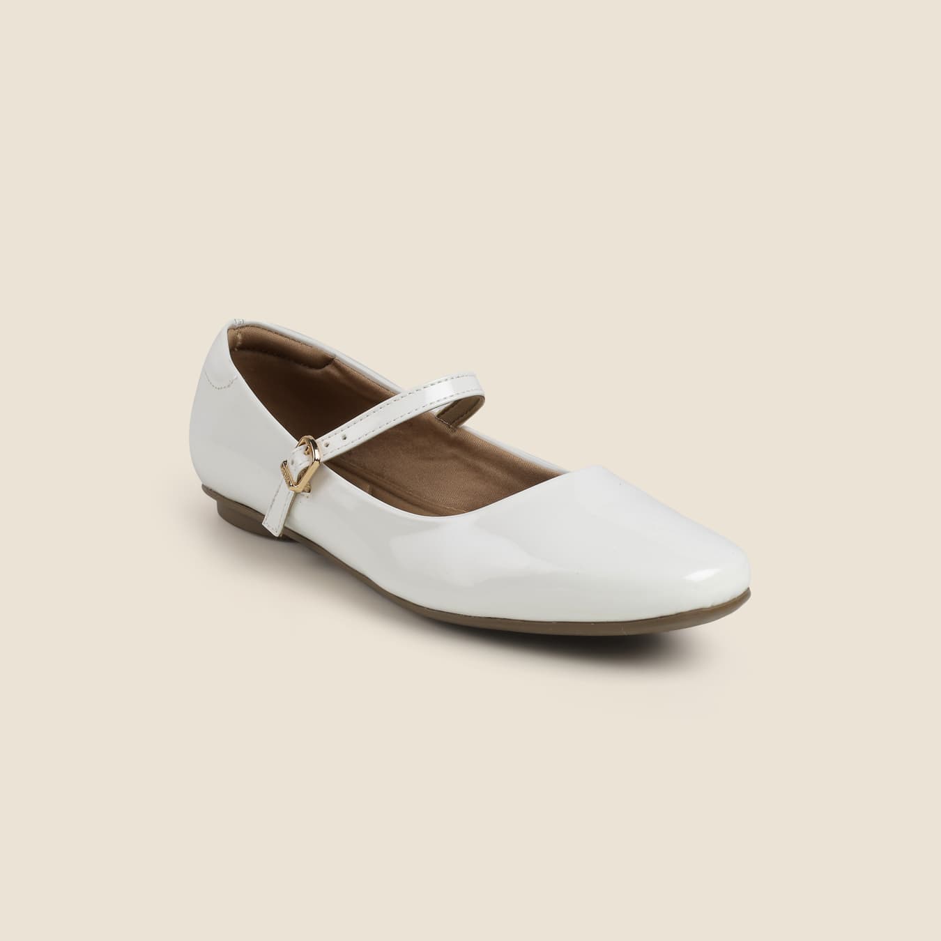 Women's White Casual Round Toe Synthetic Flats