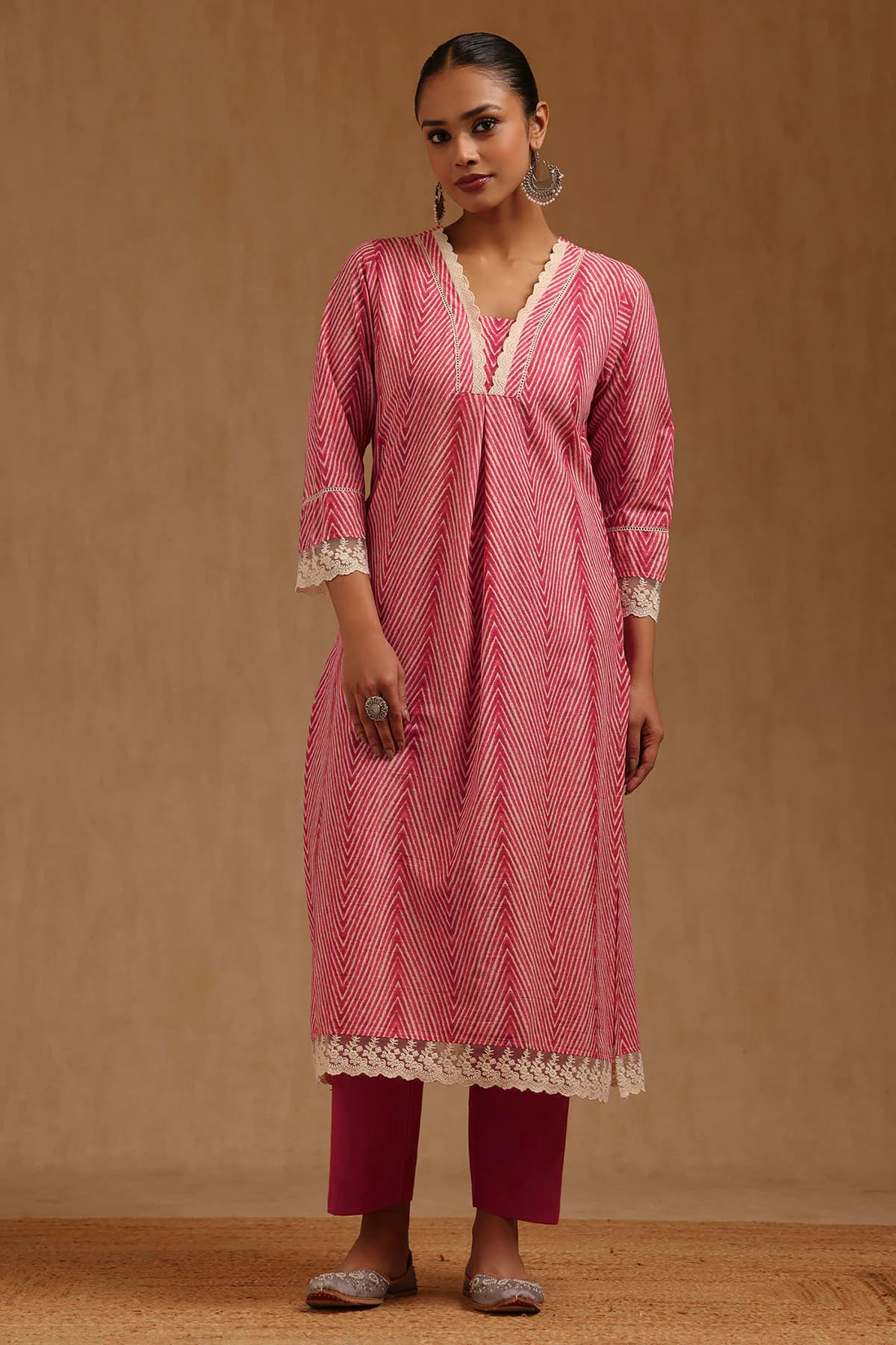 Women's Pink Cotton Chevron Printed Kurta Set