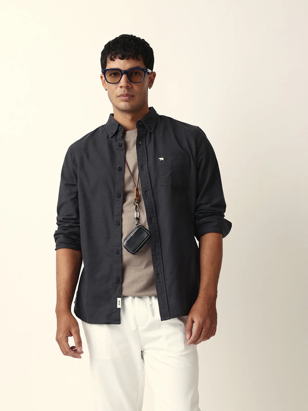 Men's Black Solid Slim-Fit Casual Cotton Shirt with Button-Down Collar