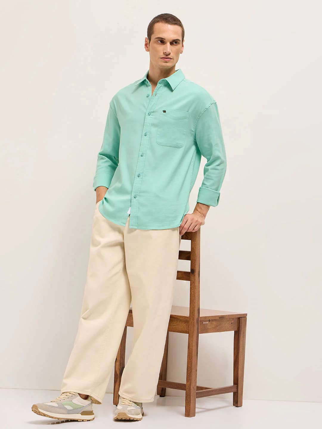 Men's Green Solid Blend Relaxed Fit Casual Cotton Shirt