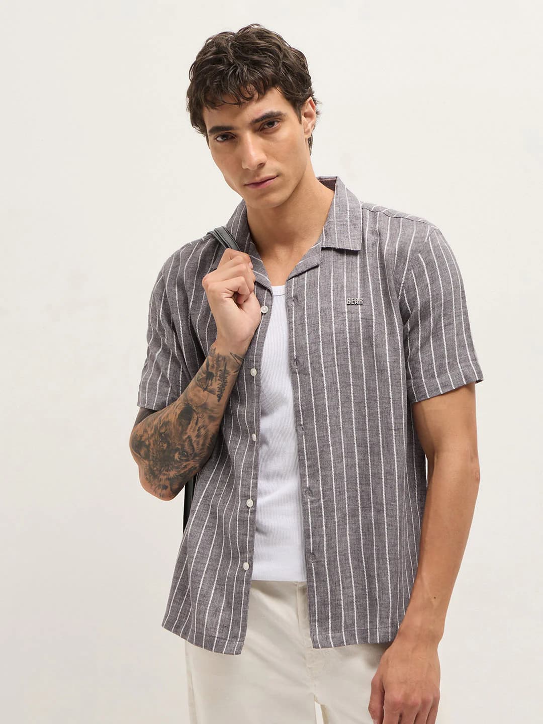 Men's Grey Vertical Textured Stripe Relaxed Fit Half Sleeve Casual Linen Shirt