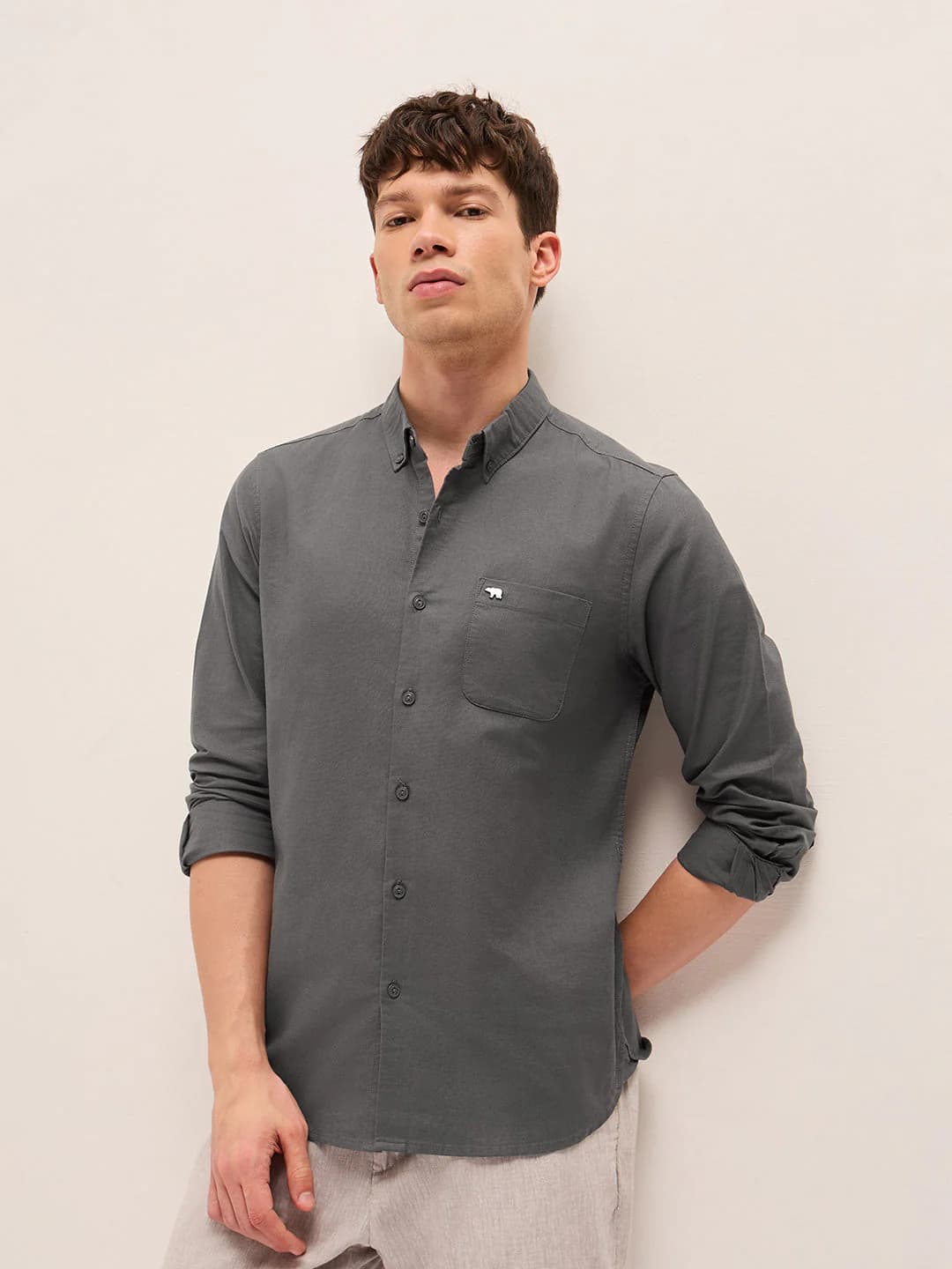 Men's Grey Solid Slim Fit Casual Cotton Shirt with Button-Down Collar
