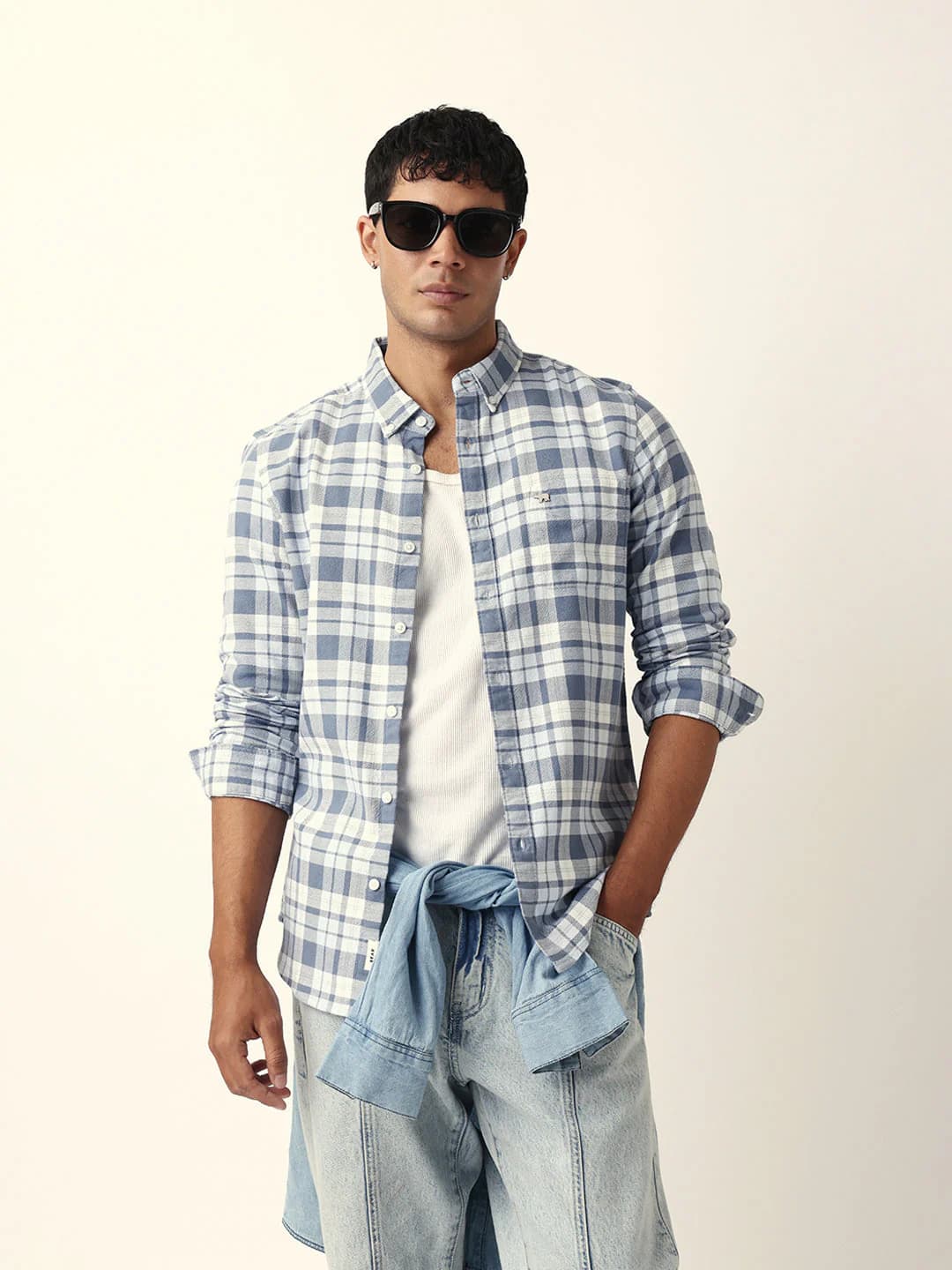 Men's White with Blue Woven Tartan Checked Slim Fit Casual Cotton Shirt