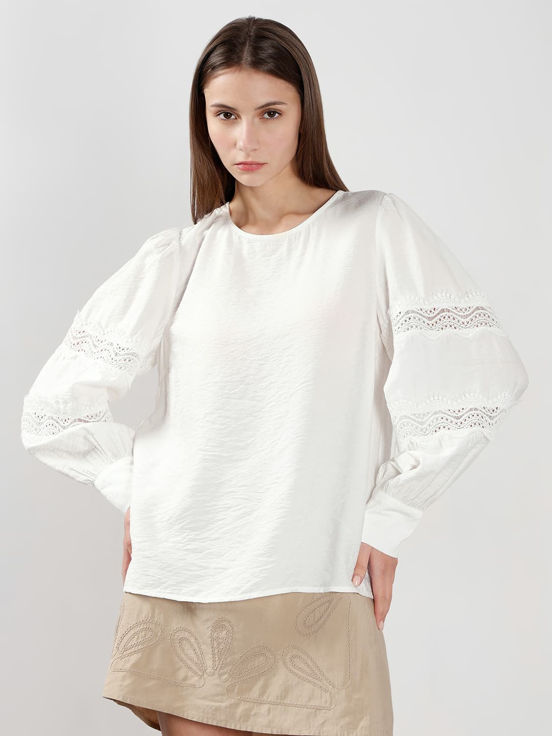 Women's White Casual Regular Fit Full Sleeves Solid Top