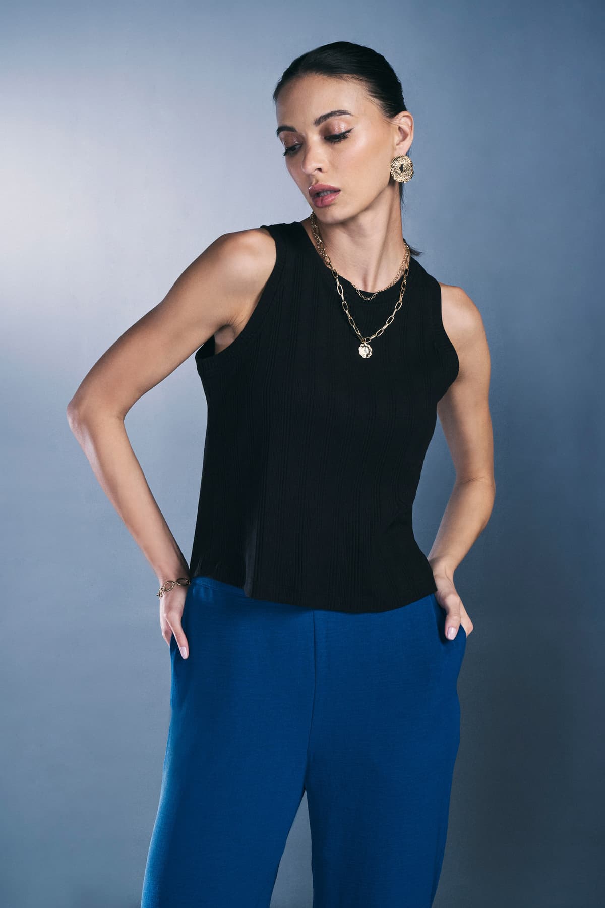 Women's Black Casual Sleeveless Round Neck Top