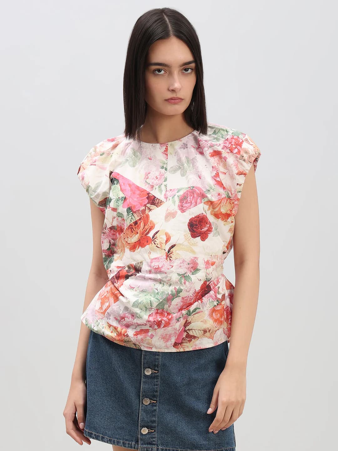 Women's Beige Casual Sleeveless Tops