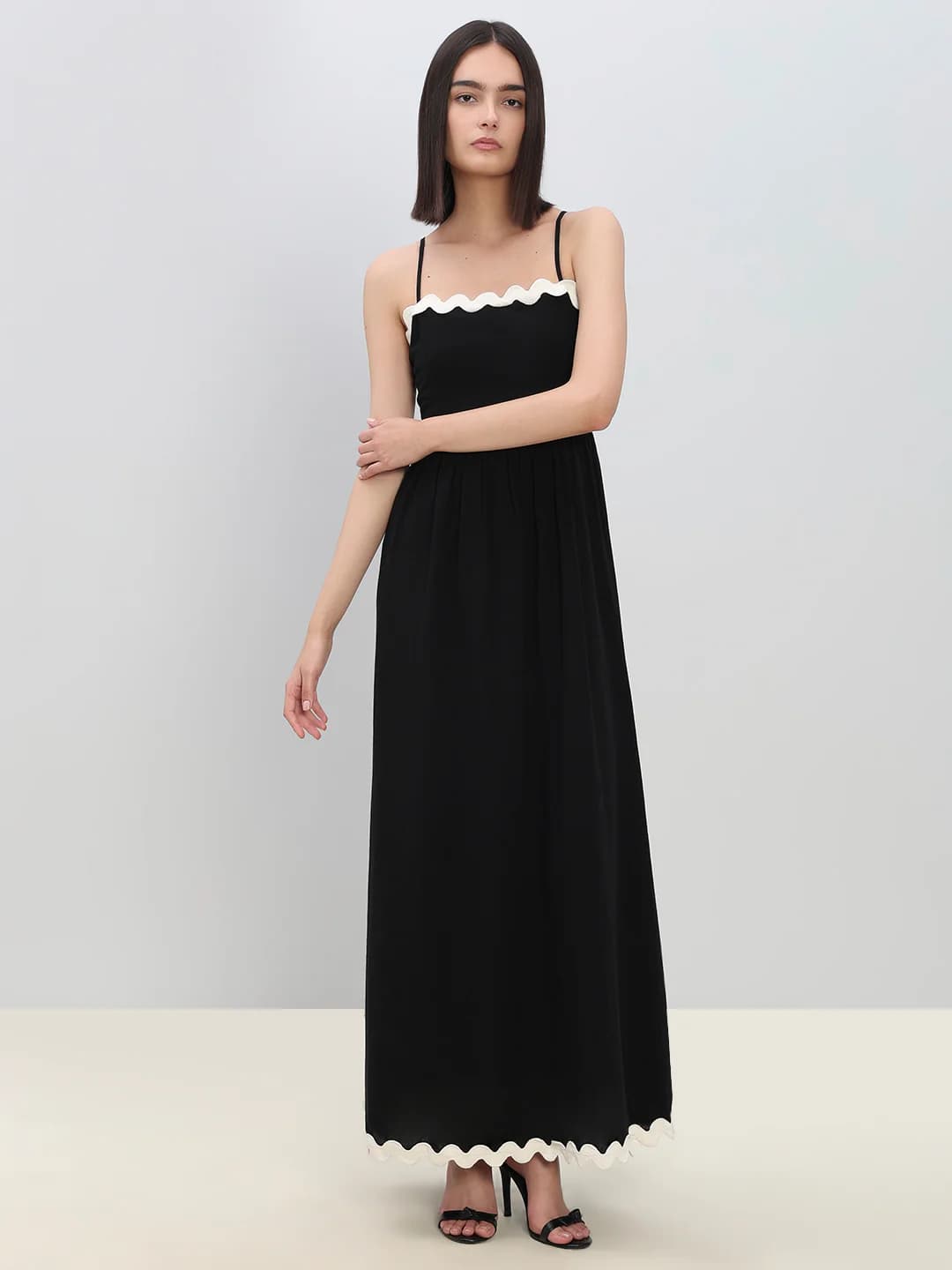 Women's Black Casual Straight Sleeveless Dress