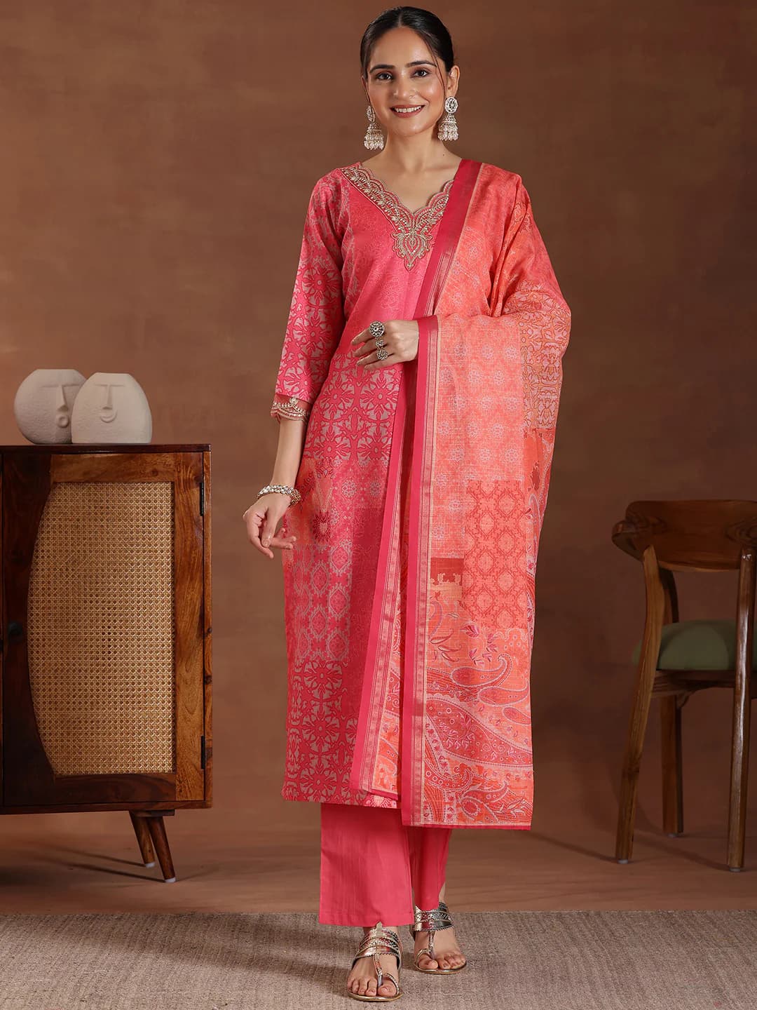 Women's Pink Festive Three Quarter Sleeves Kurta Set