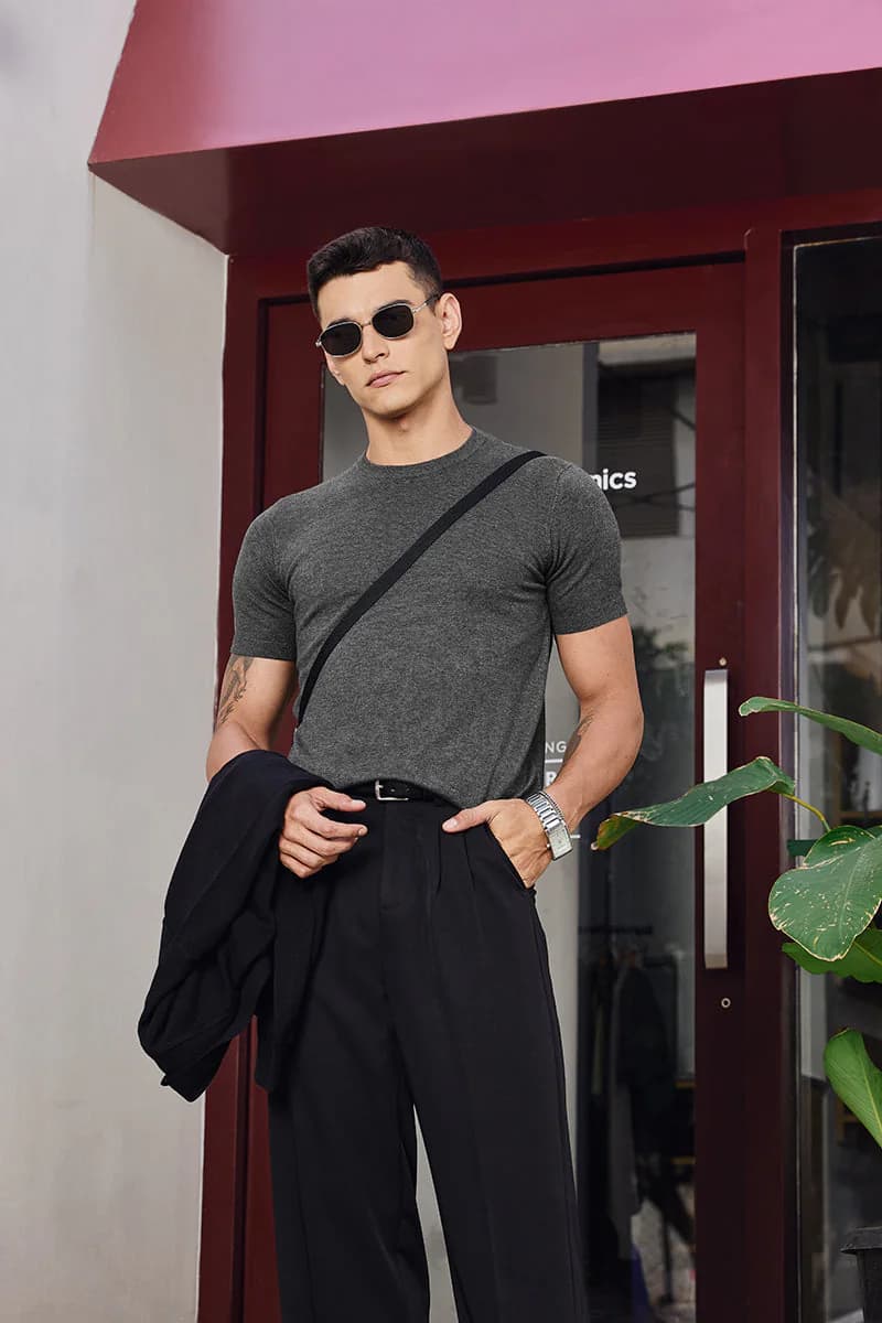 Men's Grey Casual Slim Fit Solid Half Sleeves Tshirt