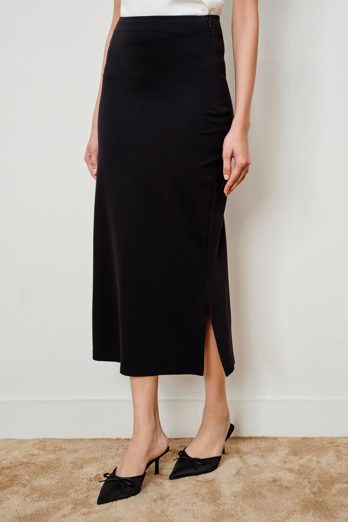Women's Black Casual Solid Calf Length Skirt