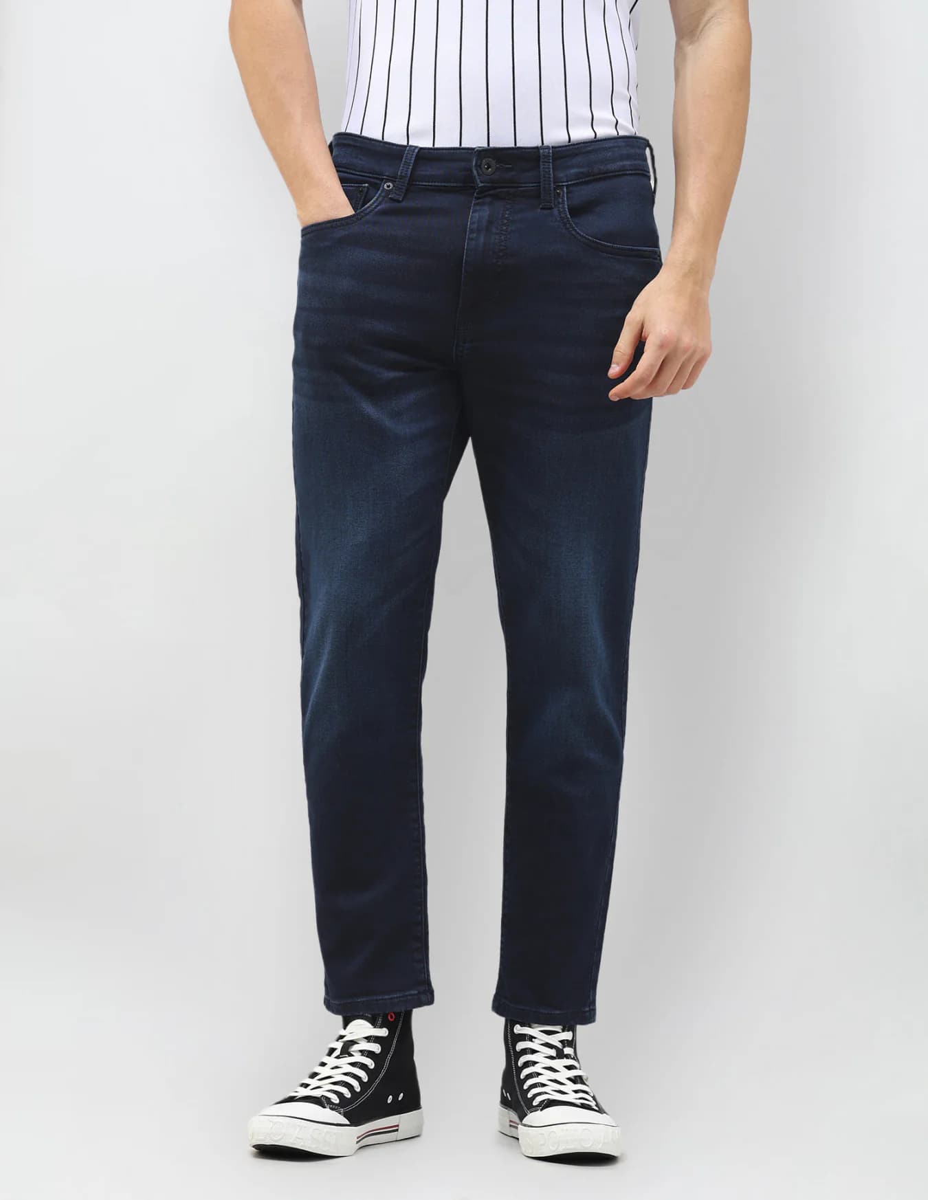 Men's Blue Casual Slim Fit Mid Rise Faded Jeans