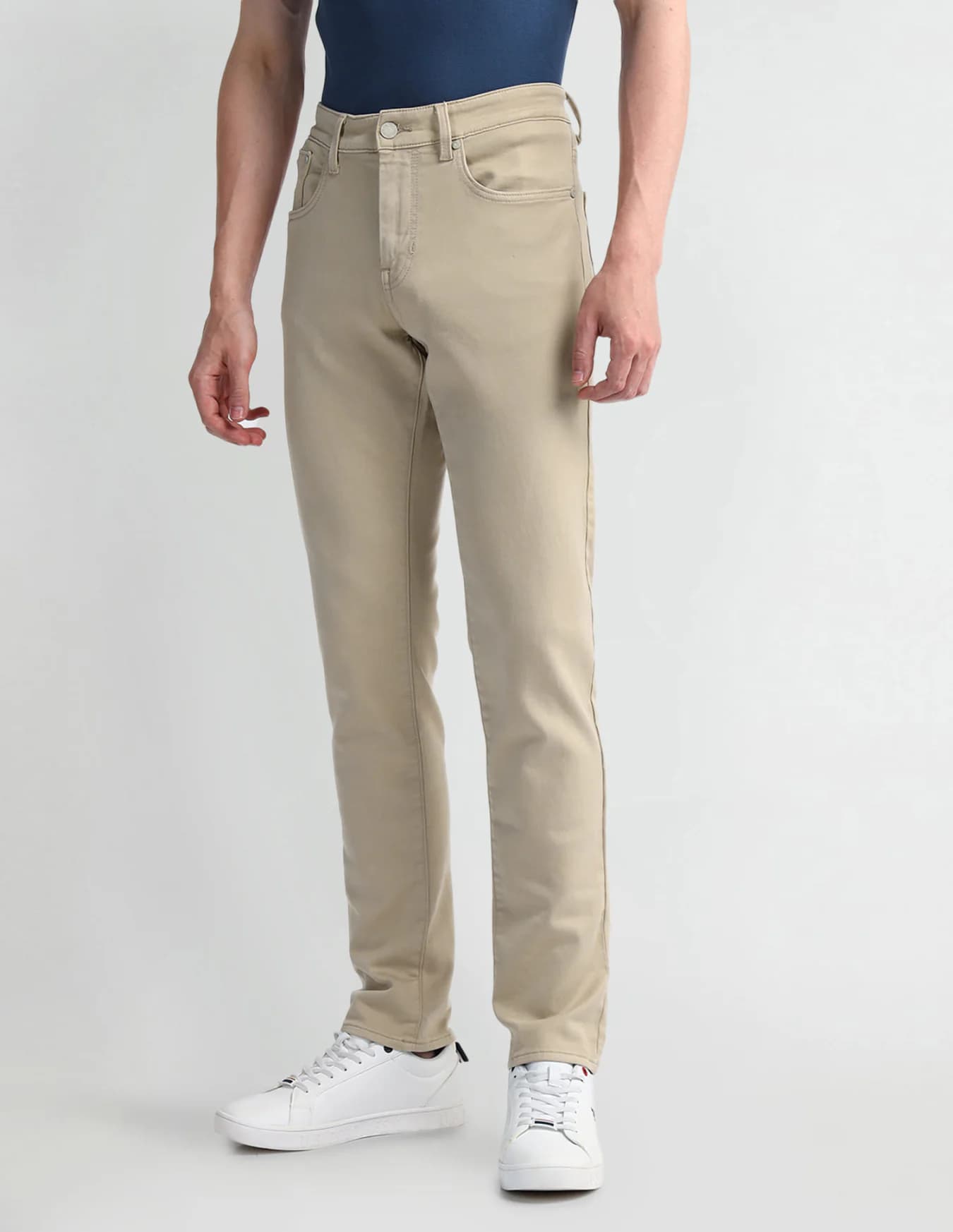 Men's Beige Casual Tapered Fit Mid Rise Non-Faded Jeans