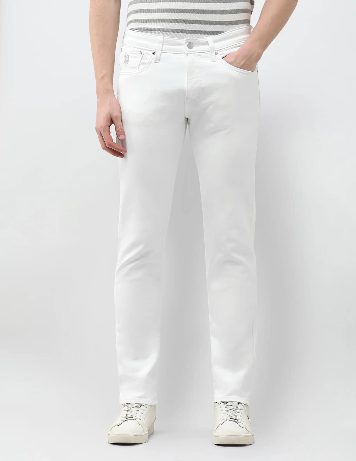 Men's White Casual Tapered Fit Mid Rise Non-Faded Jeans