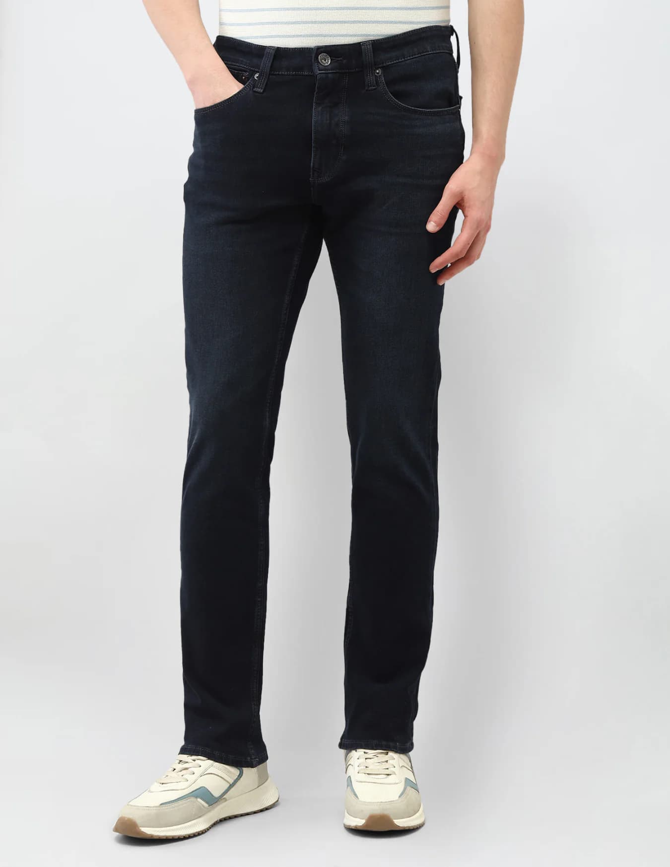 Men's Blue Casual Tapered Fit Mid Rise Faded Jeans