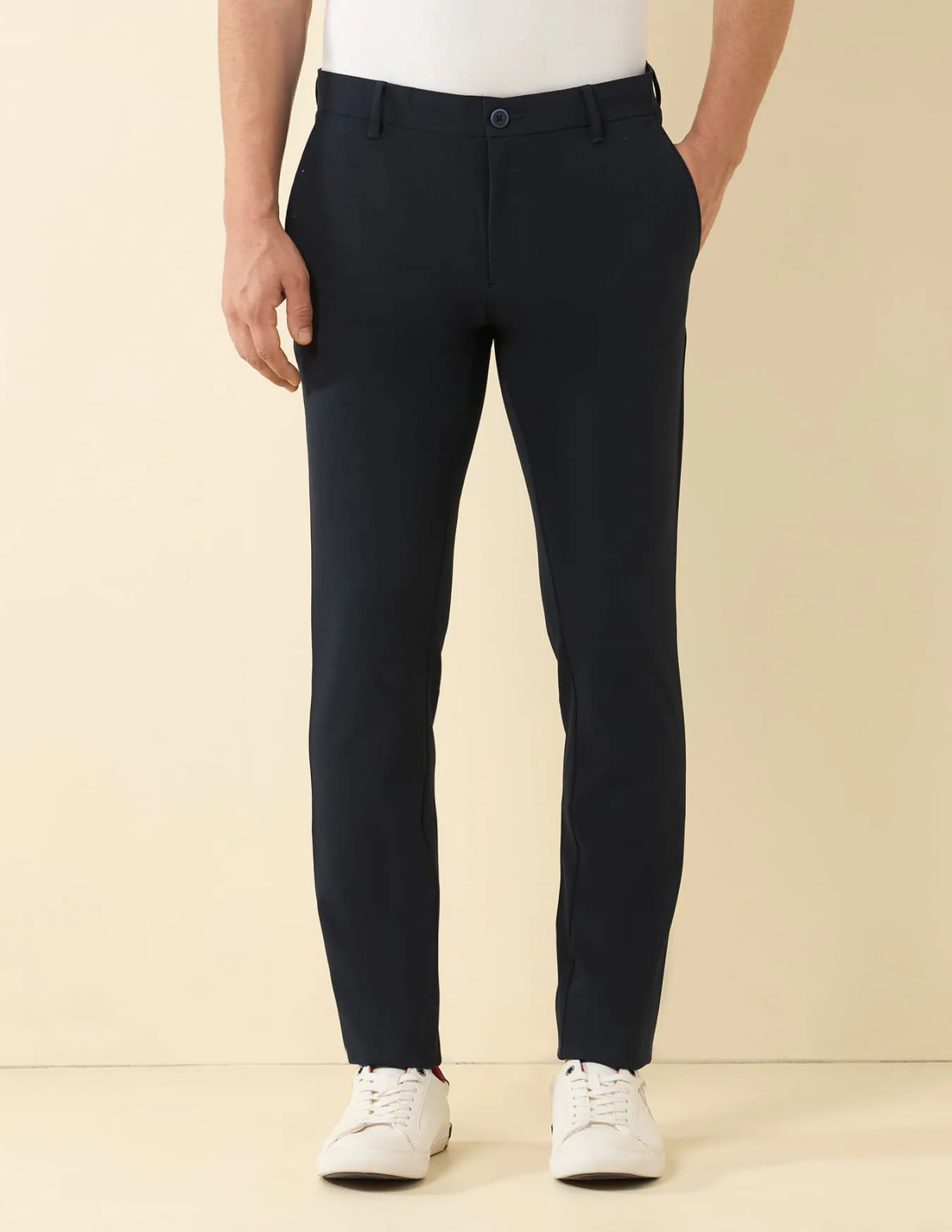 Men's Navy Casual Slim Fit Mid Rise Non-Faded Trouser