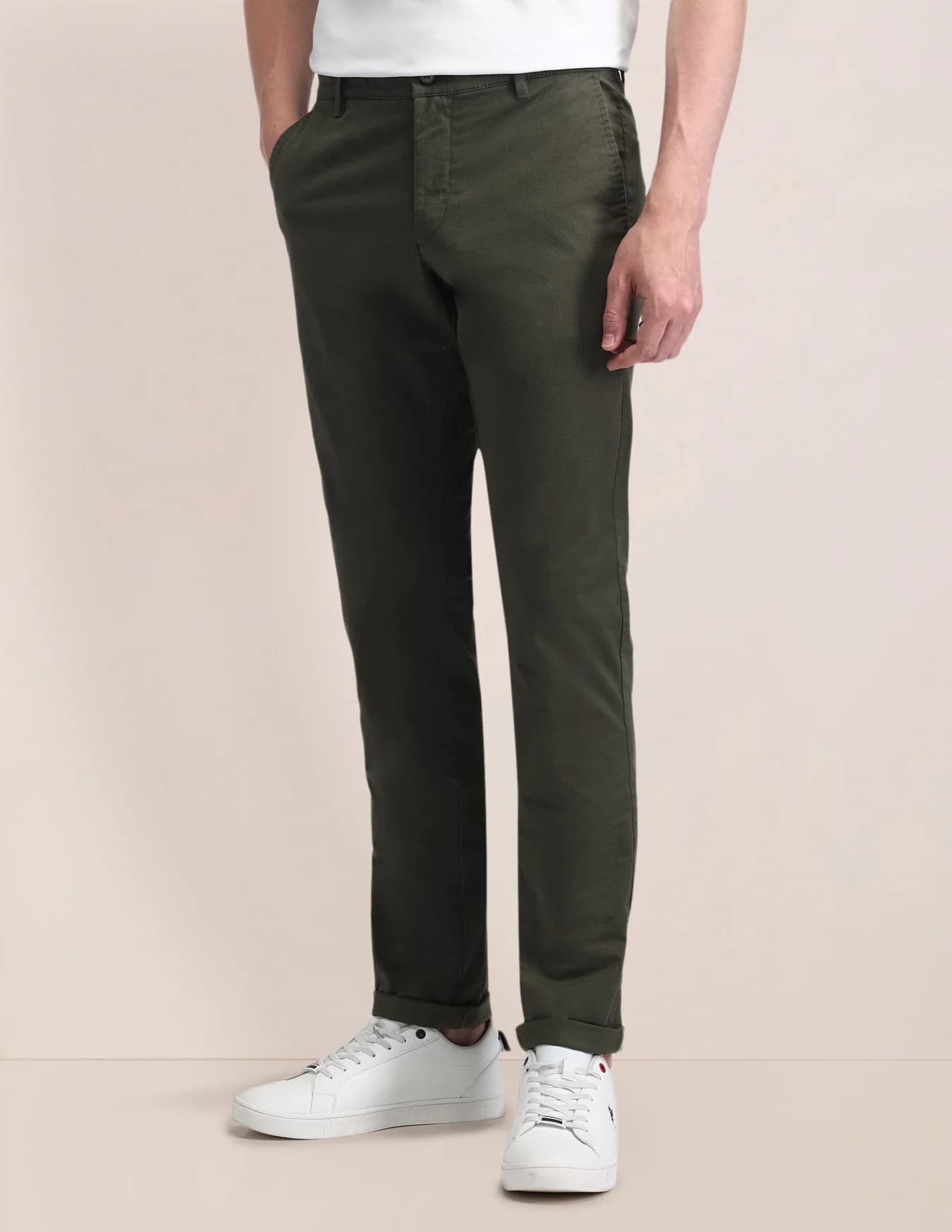 Men's Green Casual Slim Fit Mid Rise Non-Faded Trouser