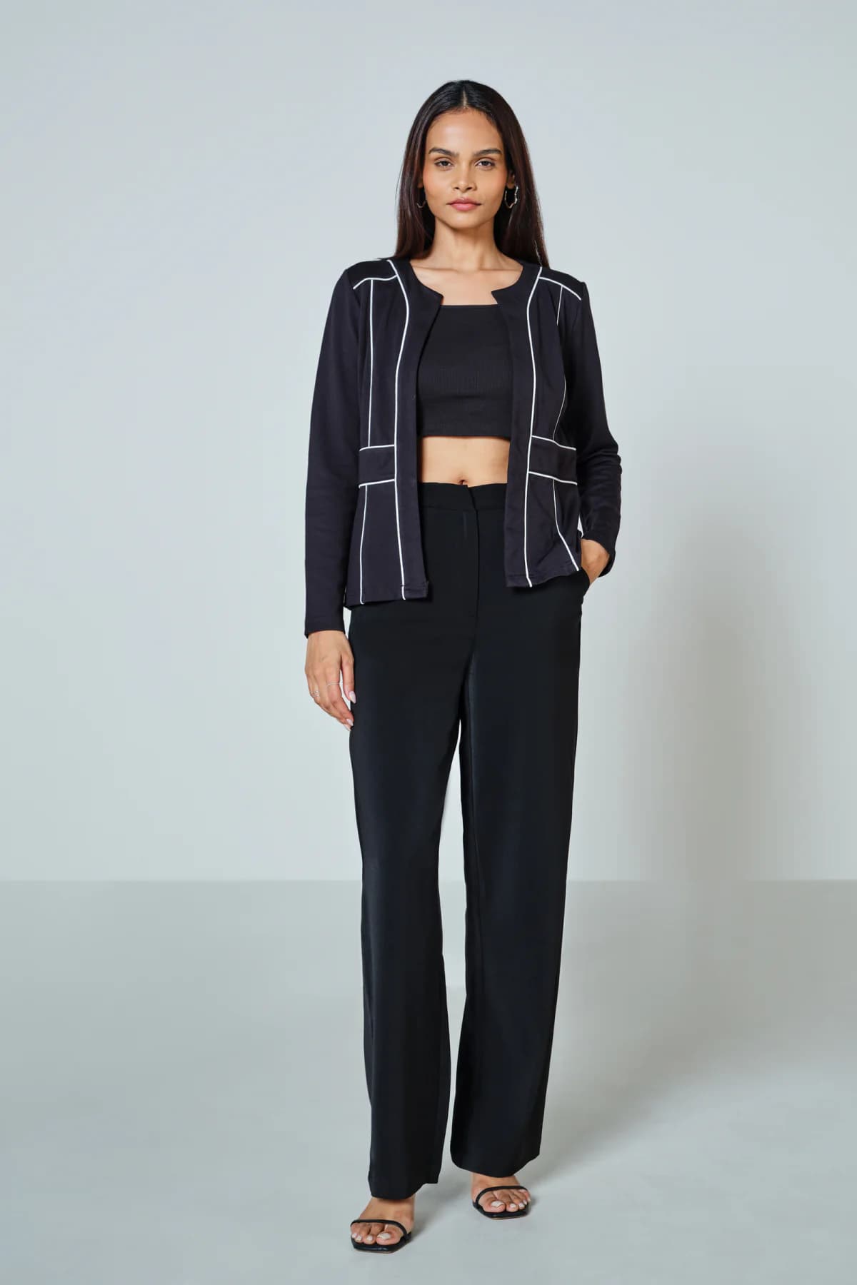 Women's Black Casual Solid Regular Fit Full Sleeves Jacket