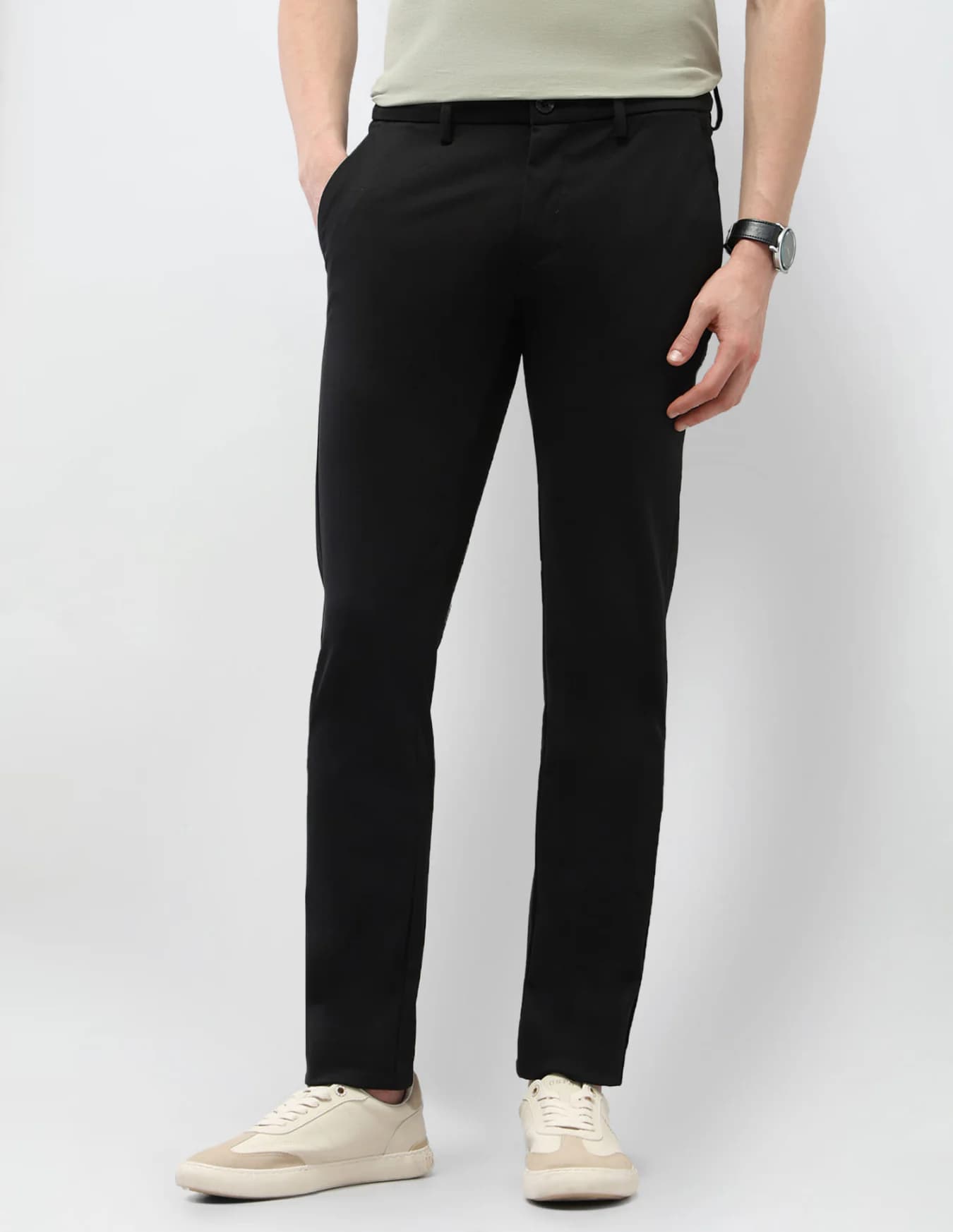 Men's Black Casual Tapered Fit Mid Rise Clean Look Trouser
