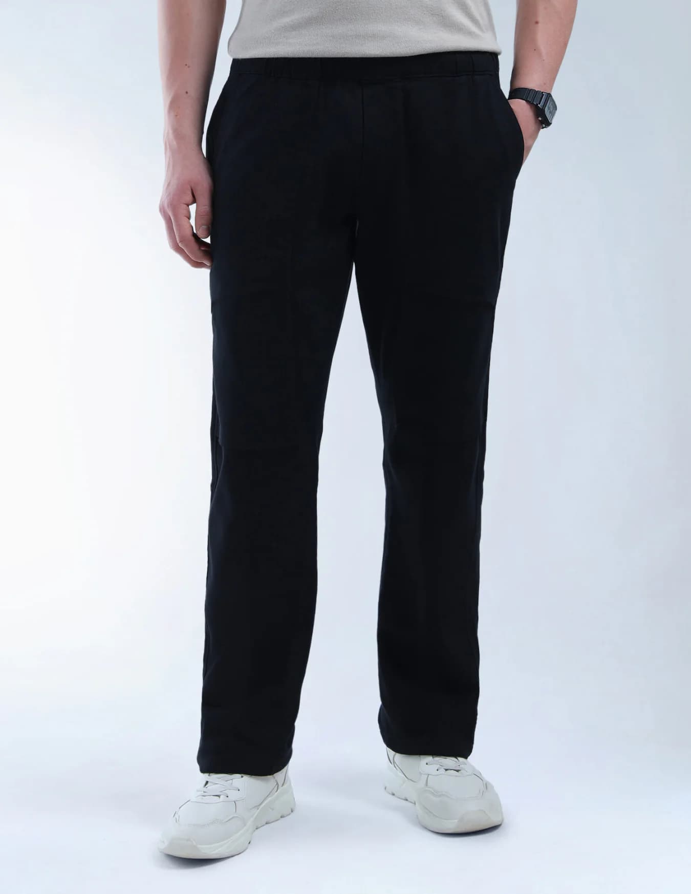 Men's Black Casual Straight Fit Mid Rise Trouser