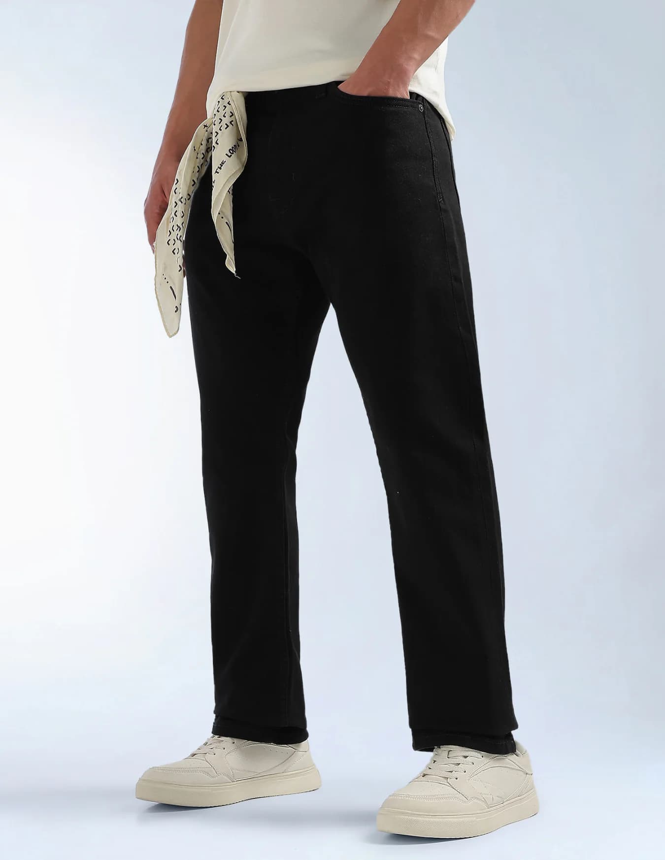 Men's Black Casual Straight Fit Mid Rise Jeans