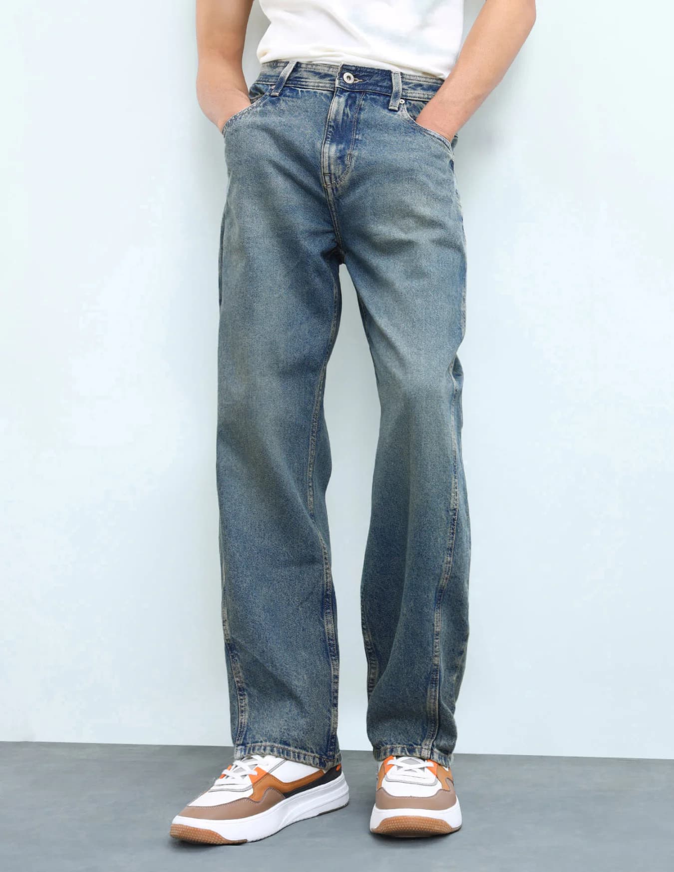 Men's Blue Casual Straight Fit Mid Rise Jeans