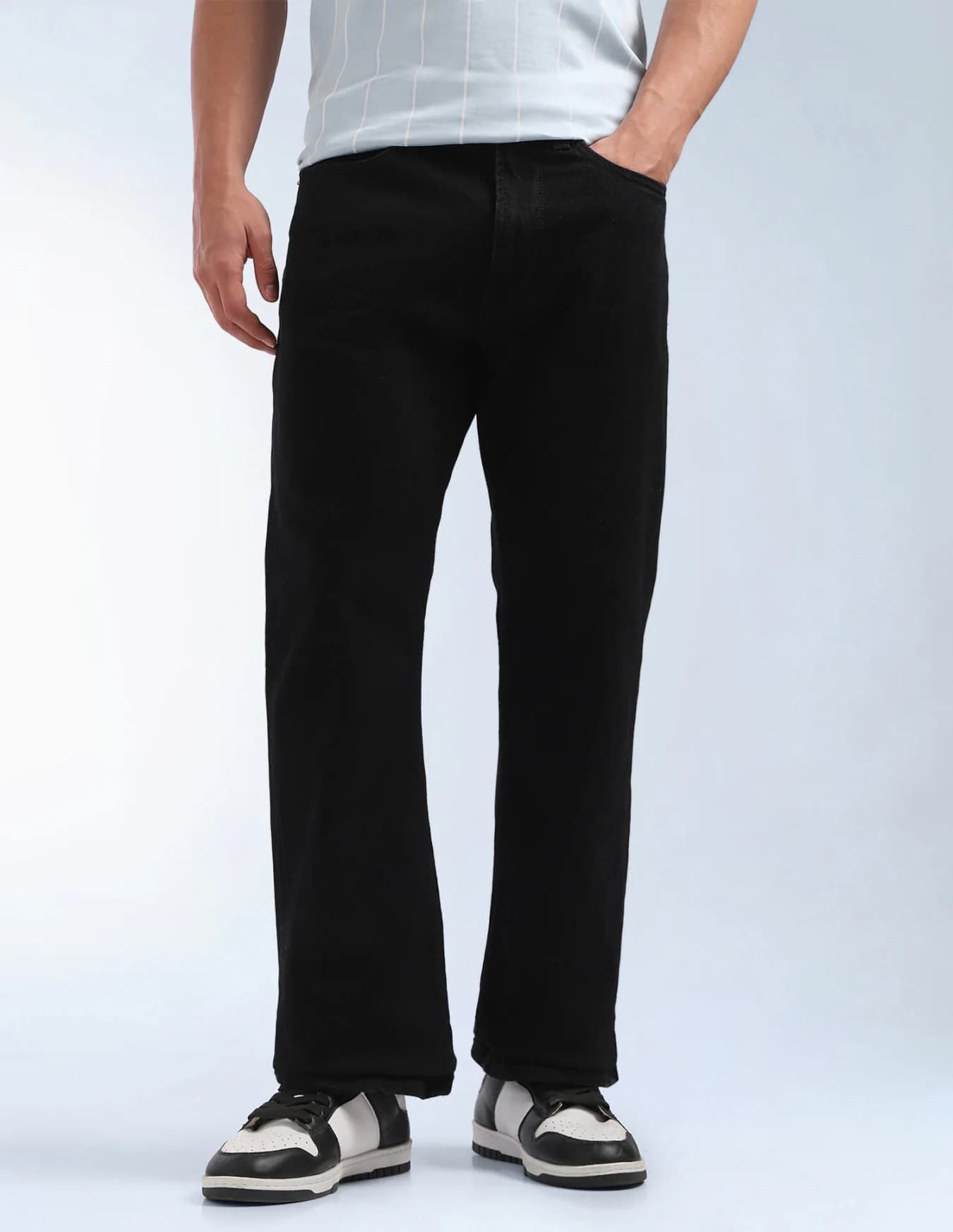Men's Black Casual Bootcut Fit Mid Rise Jeans