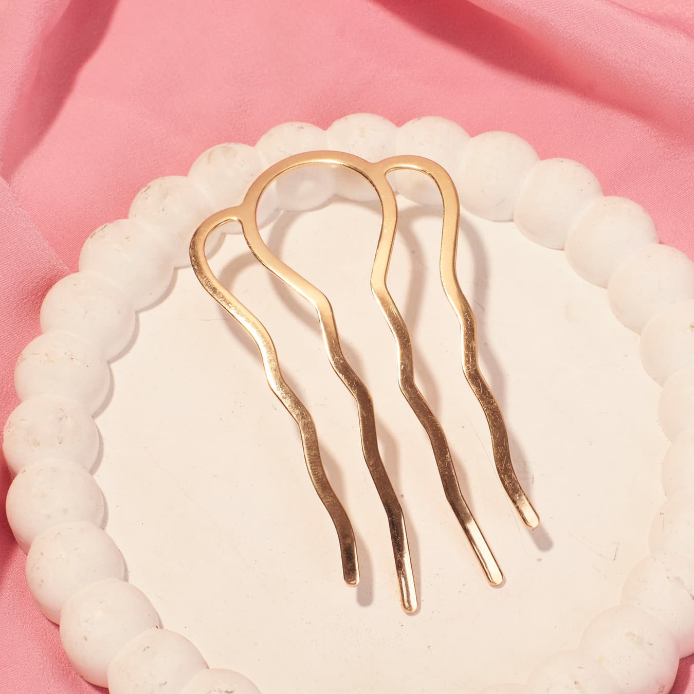 Women's Gold Casual Ripple Bun Pin