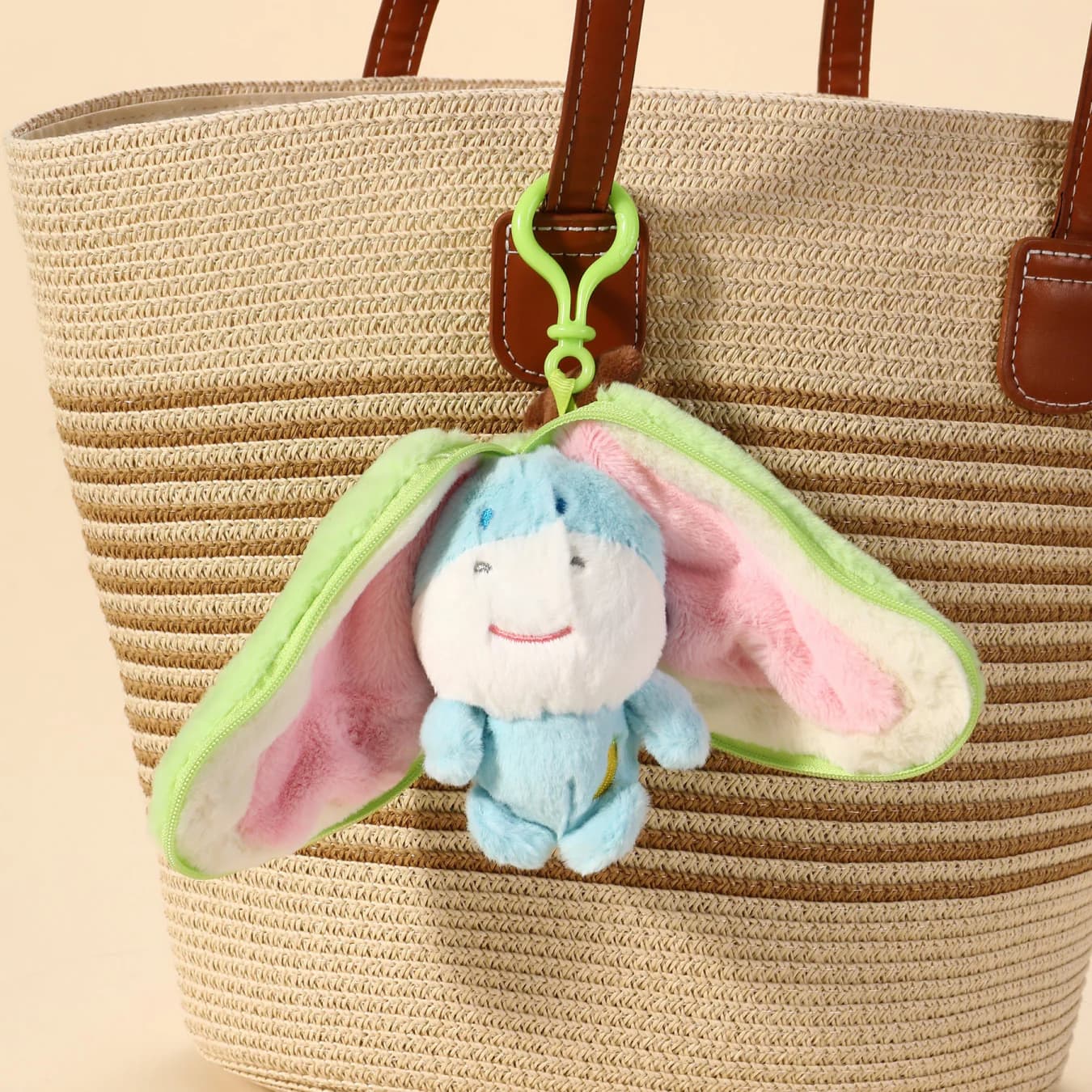 Women's Kawaii Hideaway Plushy Zipper Bag Charm