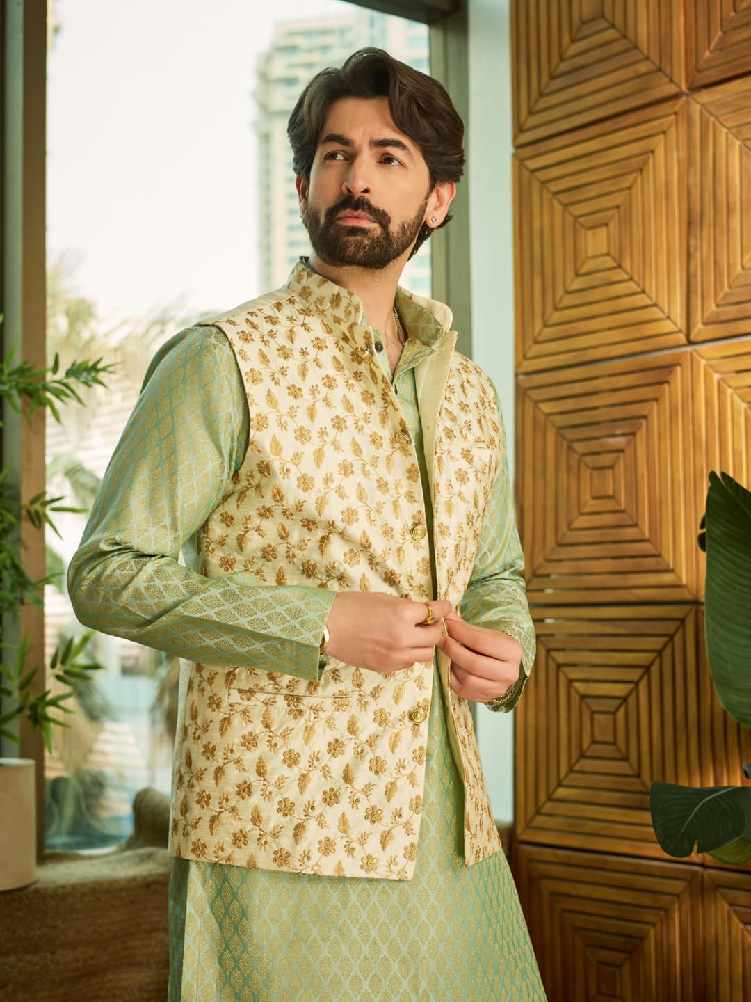 Men's Silk Blend Self Design Pista Green Kurta With Pyjama & Cream Nehru Jacket