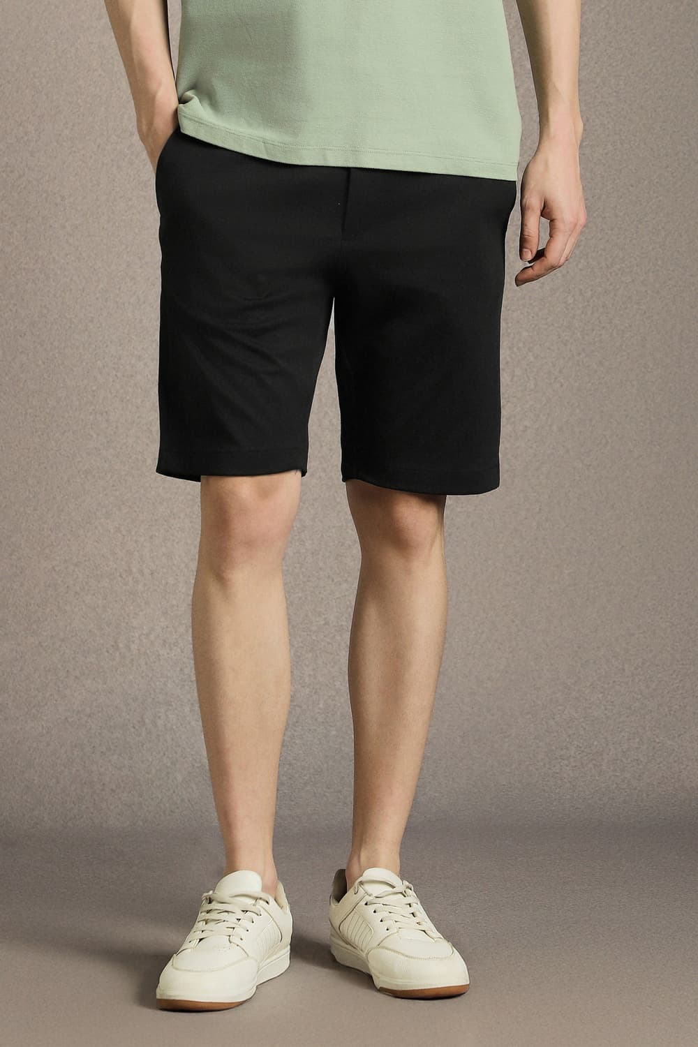Men's Black Casual Slim Fit High Rise Shorts