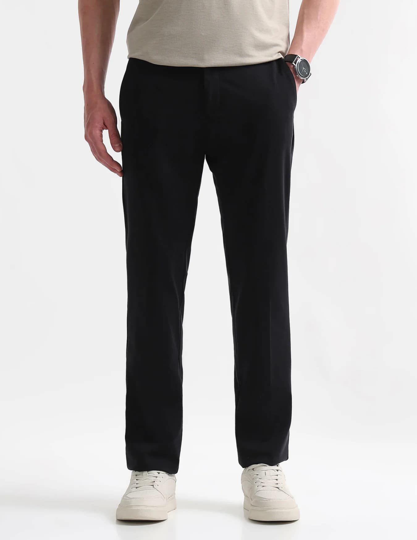Men's Black Casual Tapered Fit Mid Rise Trouser