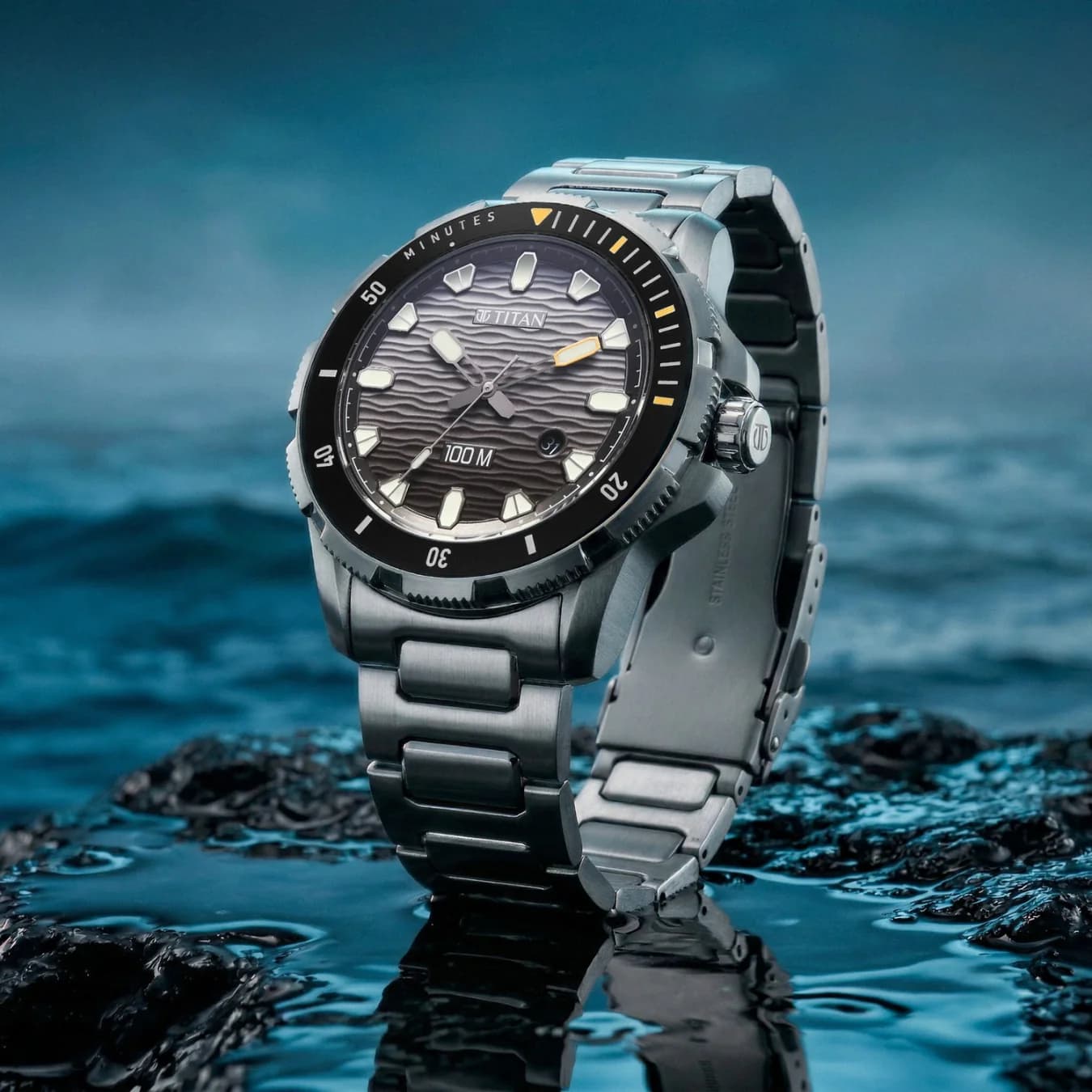 Men's Zero Hour Diver's 100m Analog with Black Dial Silver Stainless Steel Strap Watch - 10067KM01