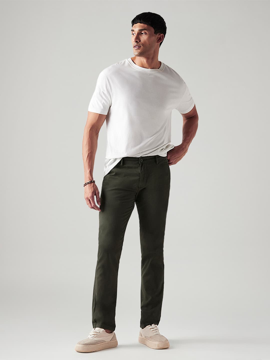 Men's Green Casual Solid Mid Rise Chinos