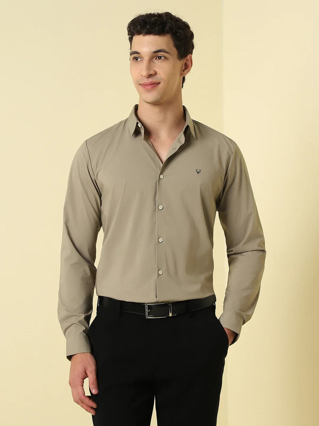Men's Beige Casual Solid Full Sleeves Shirt