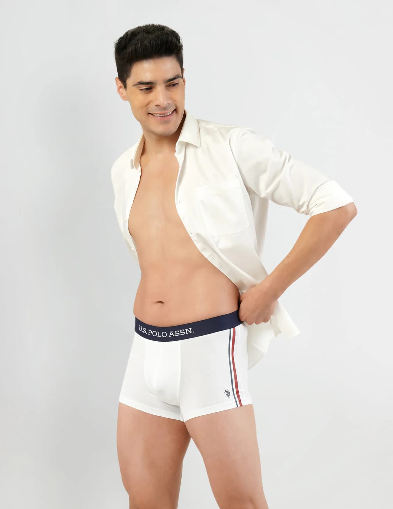 Men's White Regular Fit Mid Rise Trunks