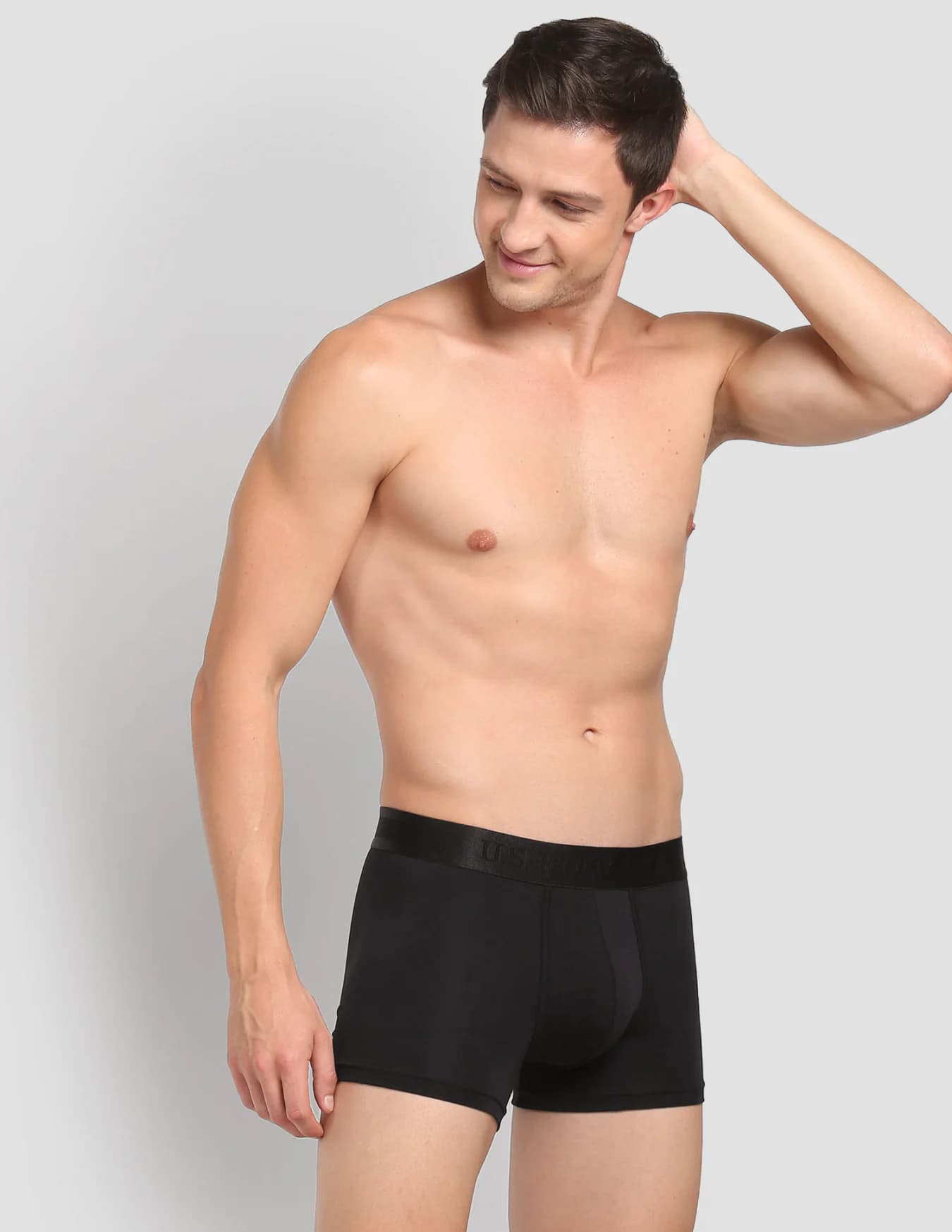 Men's Black Regular Fit Mid Rise Trunks