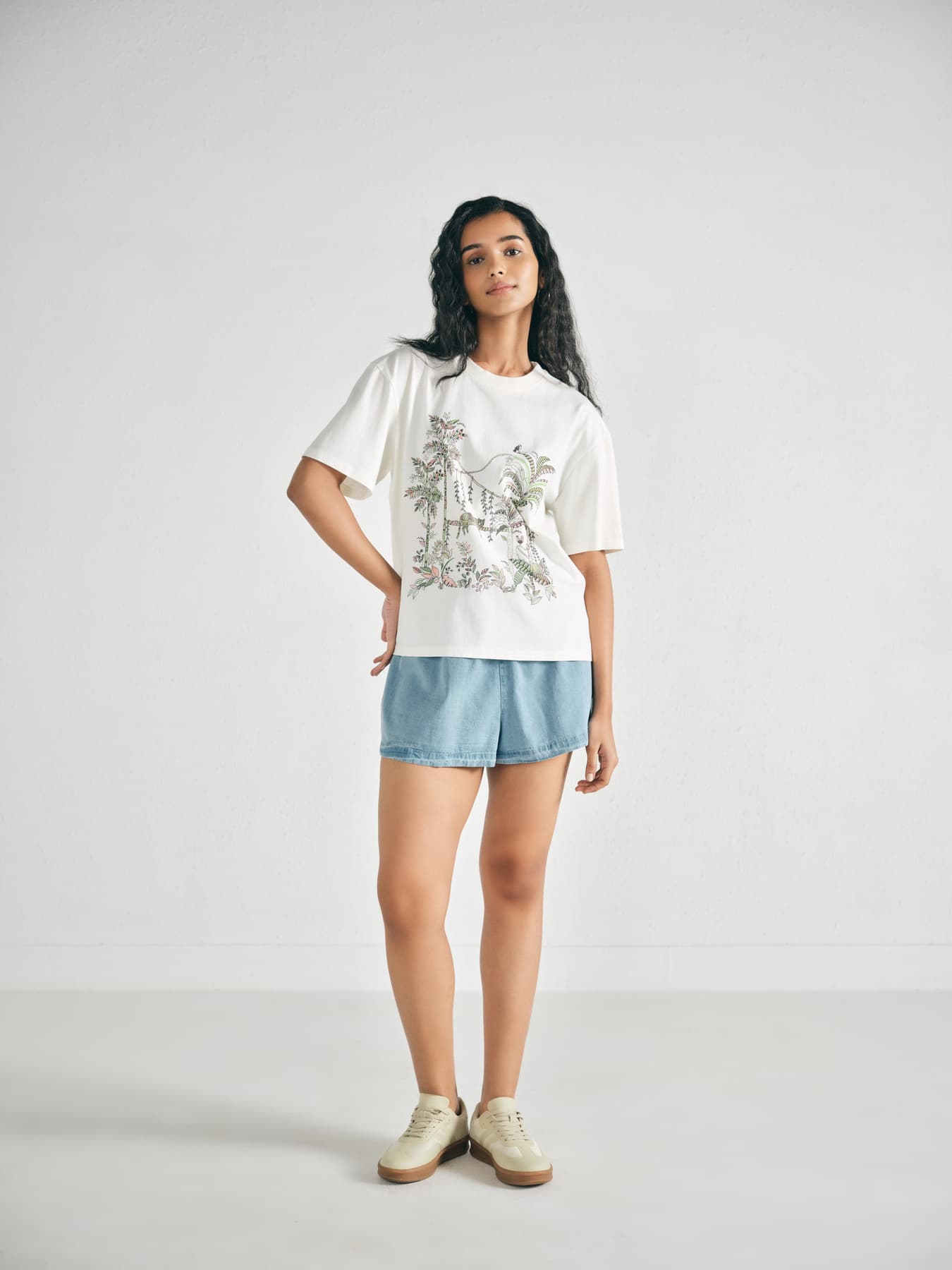 Women's White Casual Regular Fit Printed Half Sleeves Tshirt
