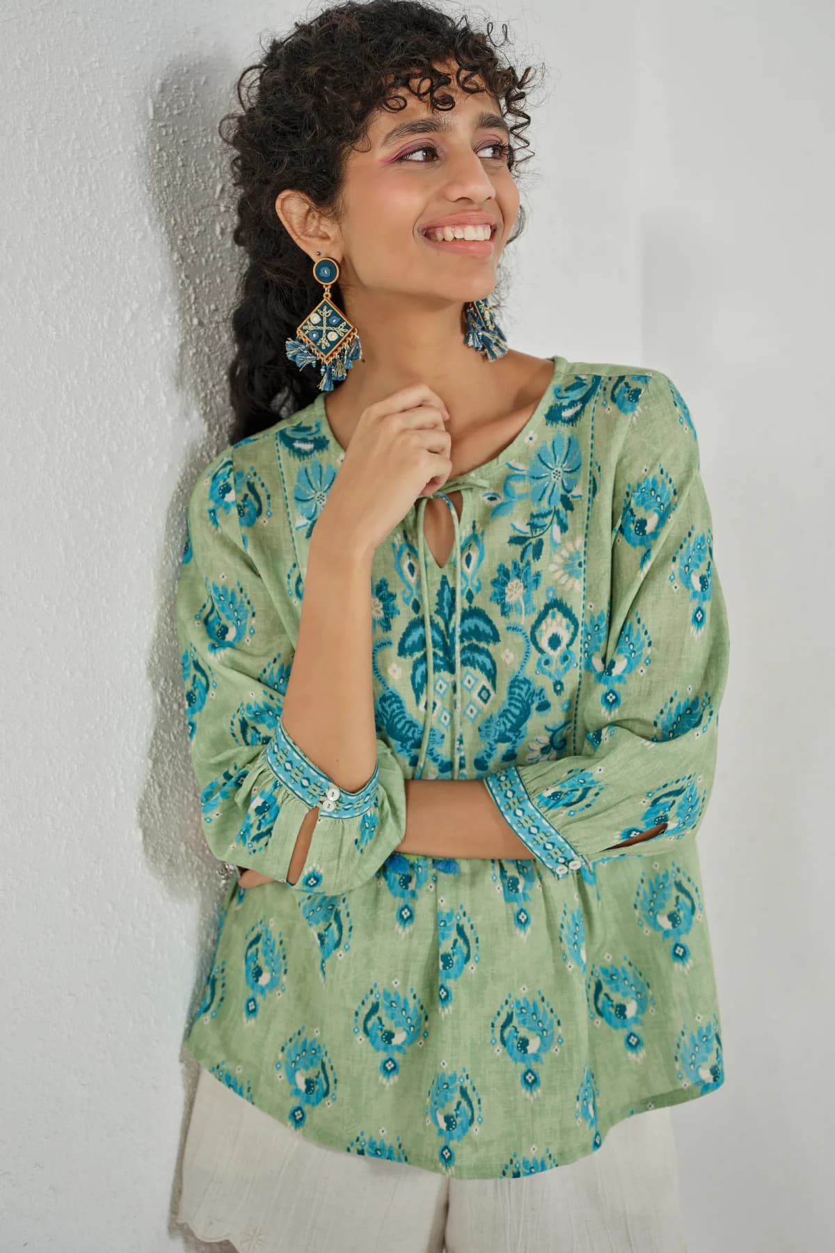 Women's Green Casual Printed Tie-Up Neck Top