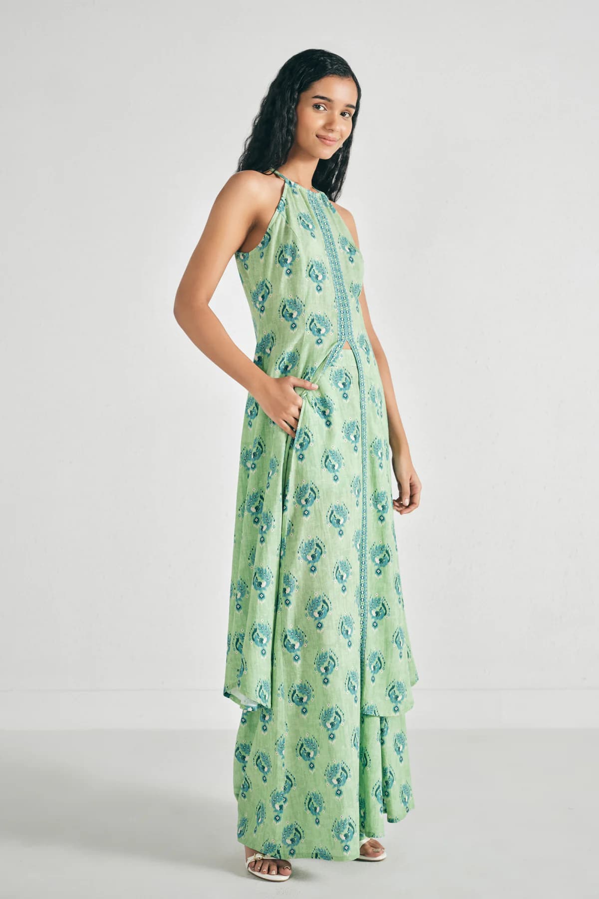 Women's Green Casual Printed Halter Neck Kurta and Trouser