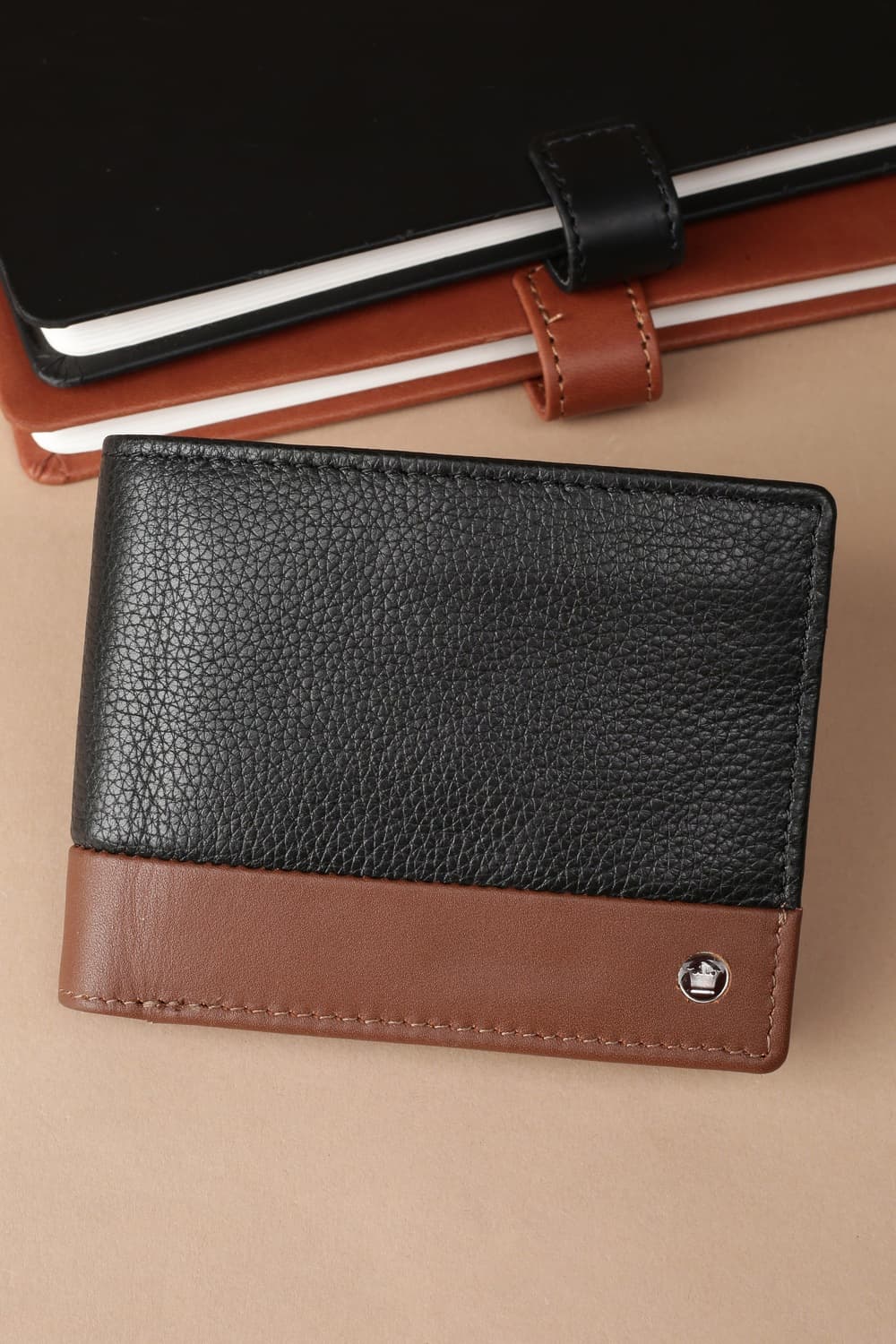 Men's Black Colorblocked Bifold with Coin Pocket Formal Leather Wallet